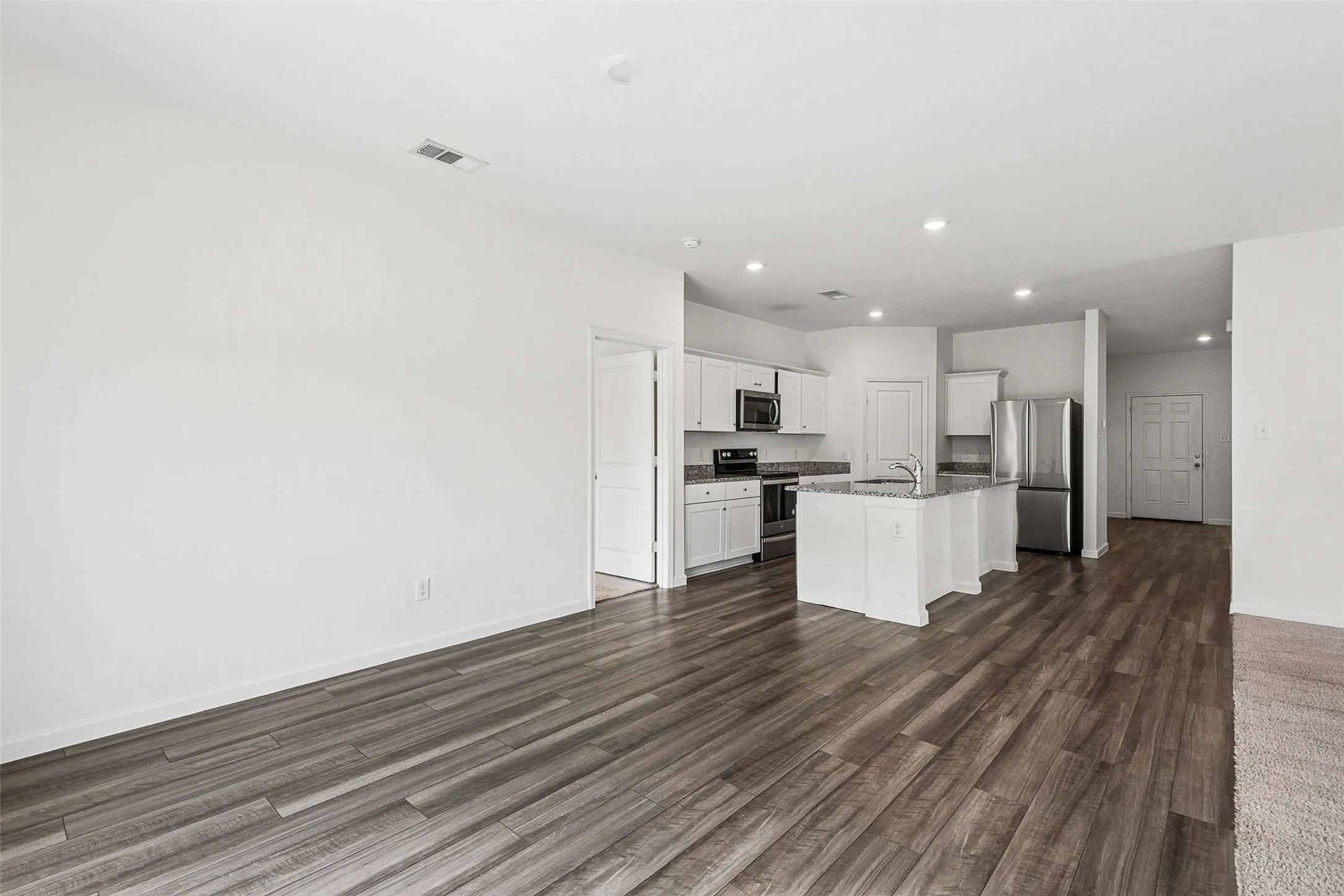 Single Family Residence For Rent in Tarrant County , 8360 Stovepipe Drive, Fort Worth, Texas 76179, 4 Bedroom, 2 Bathroom, 2 Garage spaces, 1,882 Sqft, built in 2023, mls#21414636, Real Estate Agent in Fort Worth, Homes For Rent in Tarrant county, Homes For Rent in Fort Worth, Realtor in Fort Worth Texas, Real Estate Brokerage Independent Realty Texas, Luminita Cordes Realtor