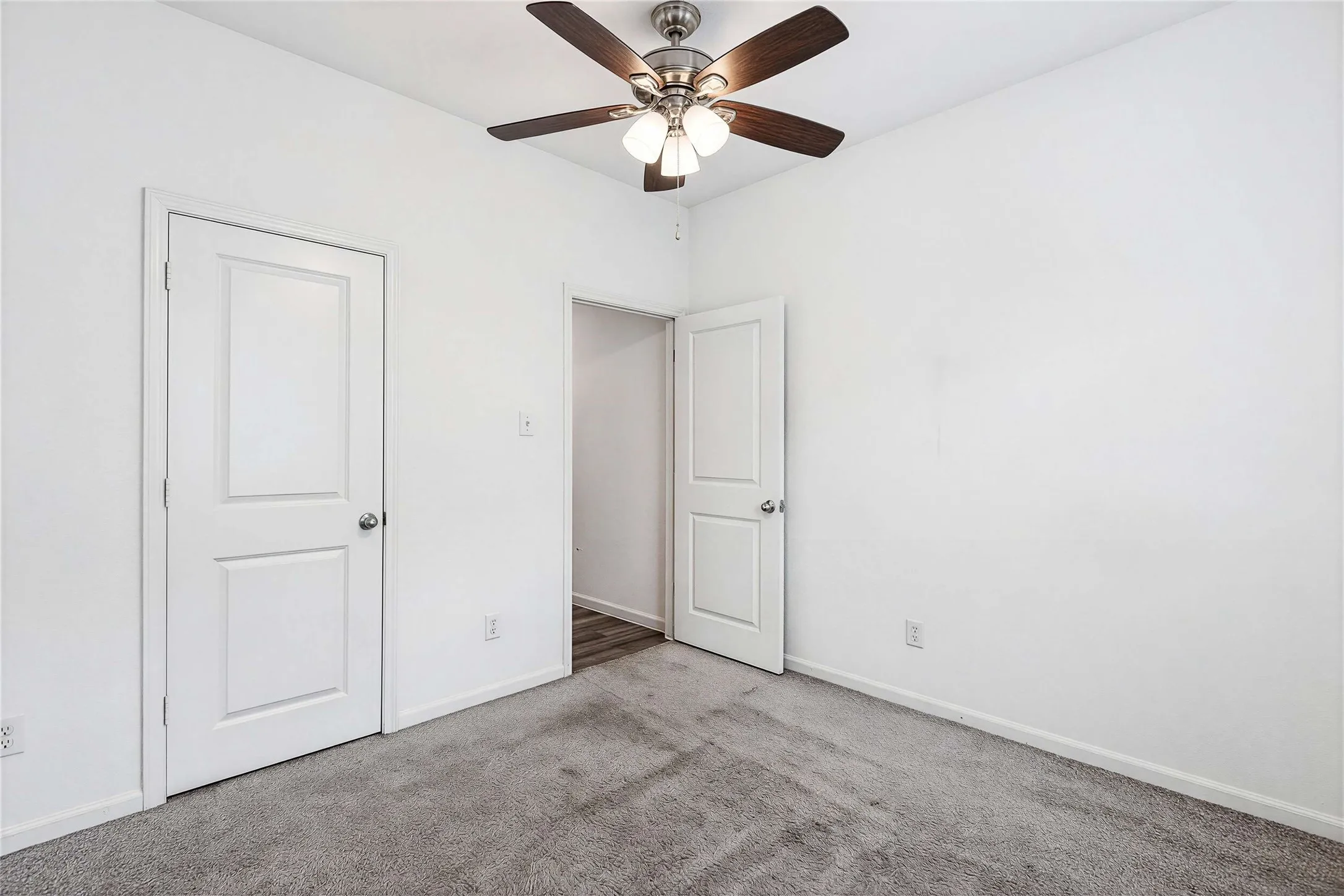 Single Family Residence For Rent in Tarrant County , 8360 Stovepipe Drive, Fort Worth, Texas 76179, 4 Bedroom, 2 Bathroom, 2 Garage spaces, 1,882 Sqft, built in 2023, mls#21414636, Real Estate Agent in Fort Worth, Homes For Rent in Tarrant county, Homes For Rent in Fort Worth, Realtor in Fort Worth Texas, Real Estate Brokerage Independent Realty Texas, Luminita Cordes Realtor