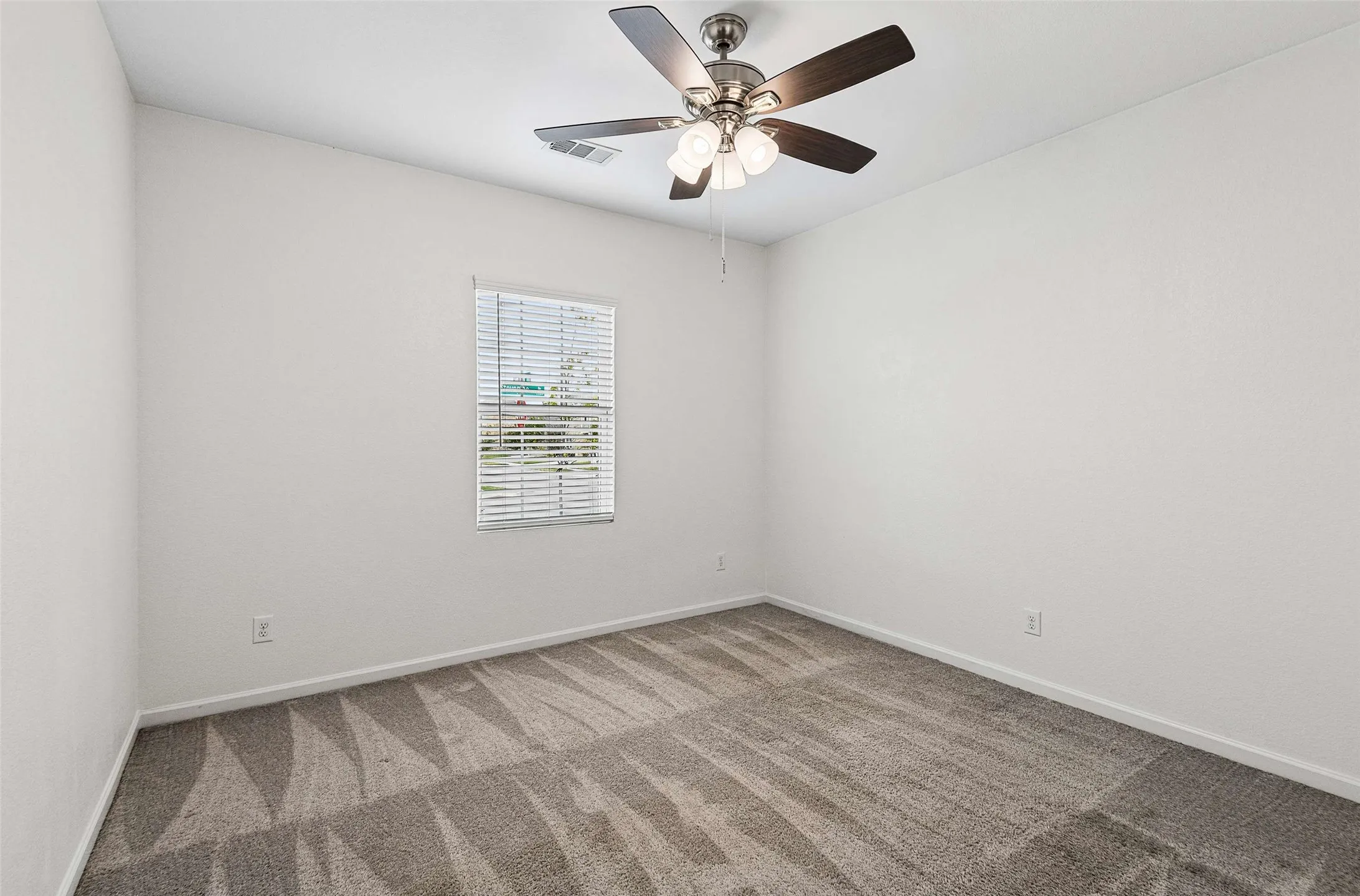 Single Family Residence For Rent in Tarrant County , 8360 Stovepipe Drive, Fort Worth, Texas 76179, 4 Bedroom, 2 Bathroom, 2 Garage spaces, 1,882 Sqft, built in 2023, mls#21414636, Real Estate Agent in Fort Worth, Homes For Rent in Tarrant county, Homes For Rent in Fort Worth, Realtor in Fort Worth Texas, Real Estate Brokerage Independent Realty Texas, Luminita Cordes Realtor