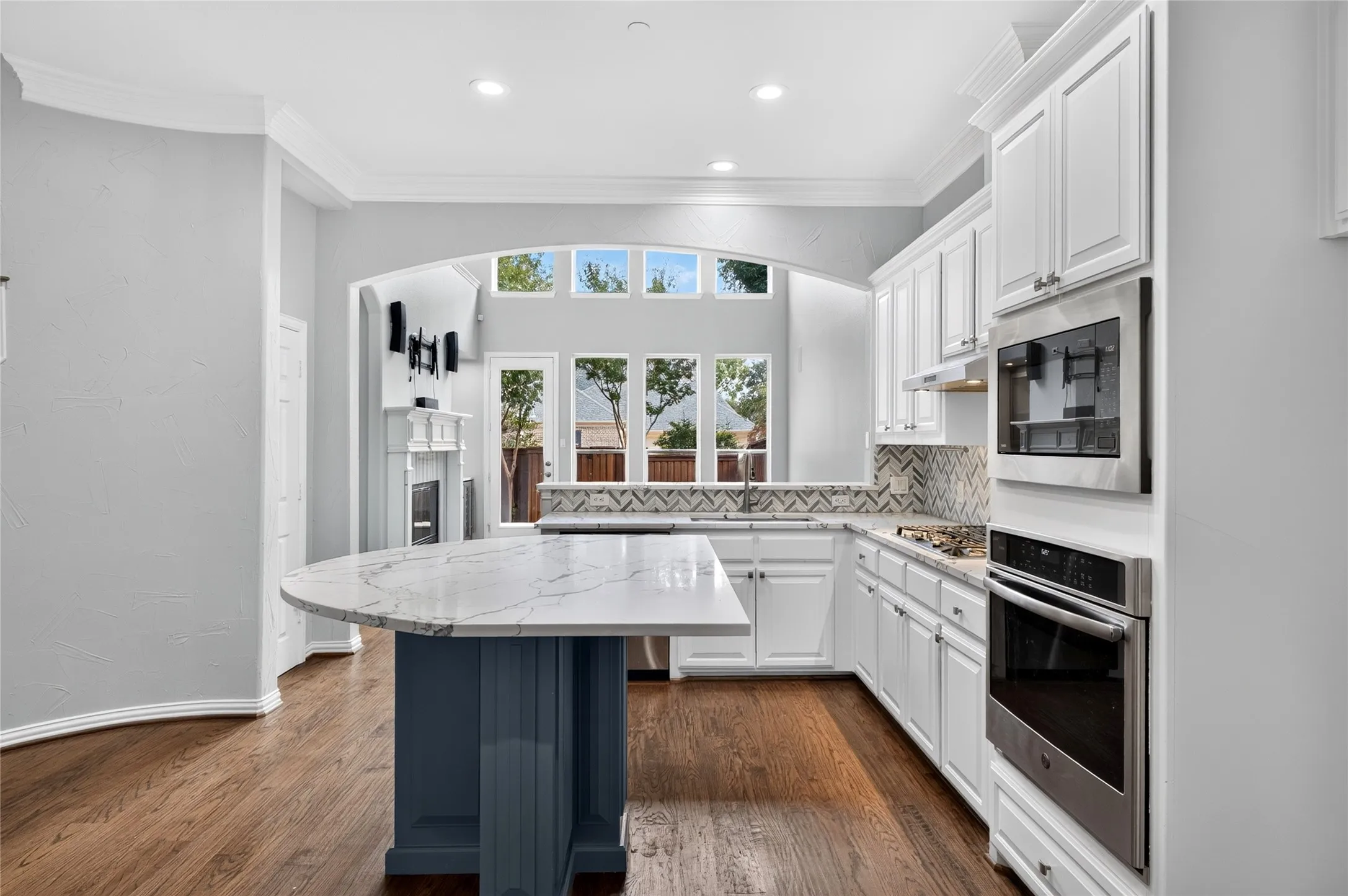Townhouse For Sale in Collin County , 2424 Greymoore Drive, Frisco, Texas 75034, 3 Bedroom, 3 Bathroom, 2 Garage spaces, 2,476 Sqft, built in 2005, mls#21411472, Real Estate Agent in Frisco, Homes For Sale in Collin county, Homes For Sale in Frisco, Realtor in Frisco Texas, Real Estate Brokerage Independent Realty Texas, Luminita Cordes Realtor