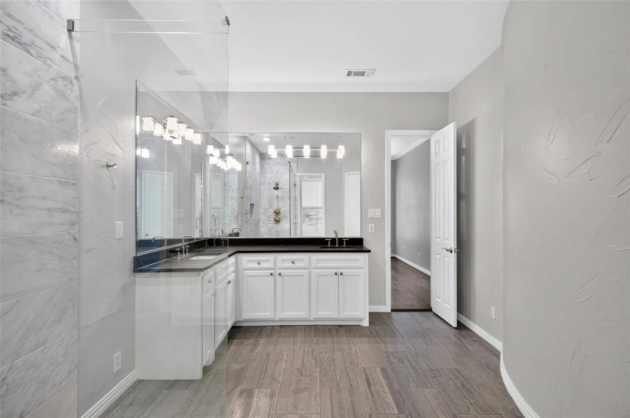 Townhouse For Sale in Collin County , 2424 Greymoore Drive, Frisco, Texas 75034, 3 Bedroom, 3 Bathroom, 2 Garage spaces, 2,476 Sqft, built in 2005, mls#21411472, Real Estate Agent in Frisco, Homes For Sale in Collin county, Homes For Sale in Frisco, Realtor in Frisco Texas, Real Estate Brokerage Independent Realty Texas, Luminita Cordes Realtor