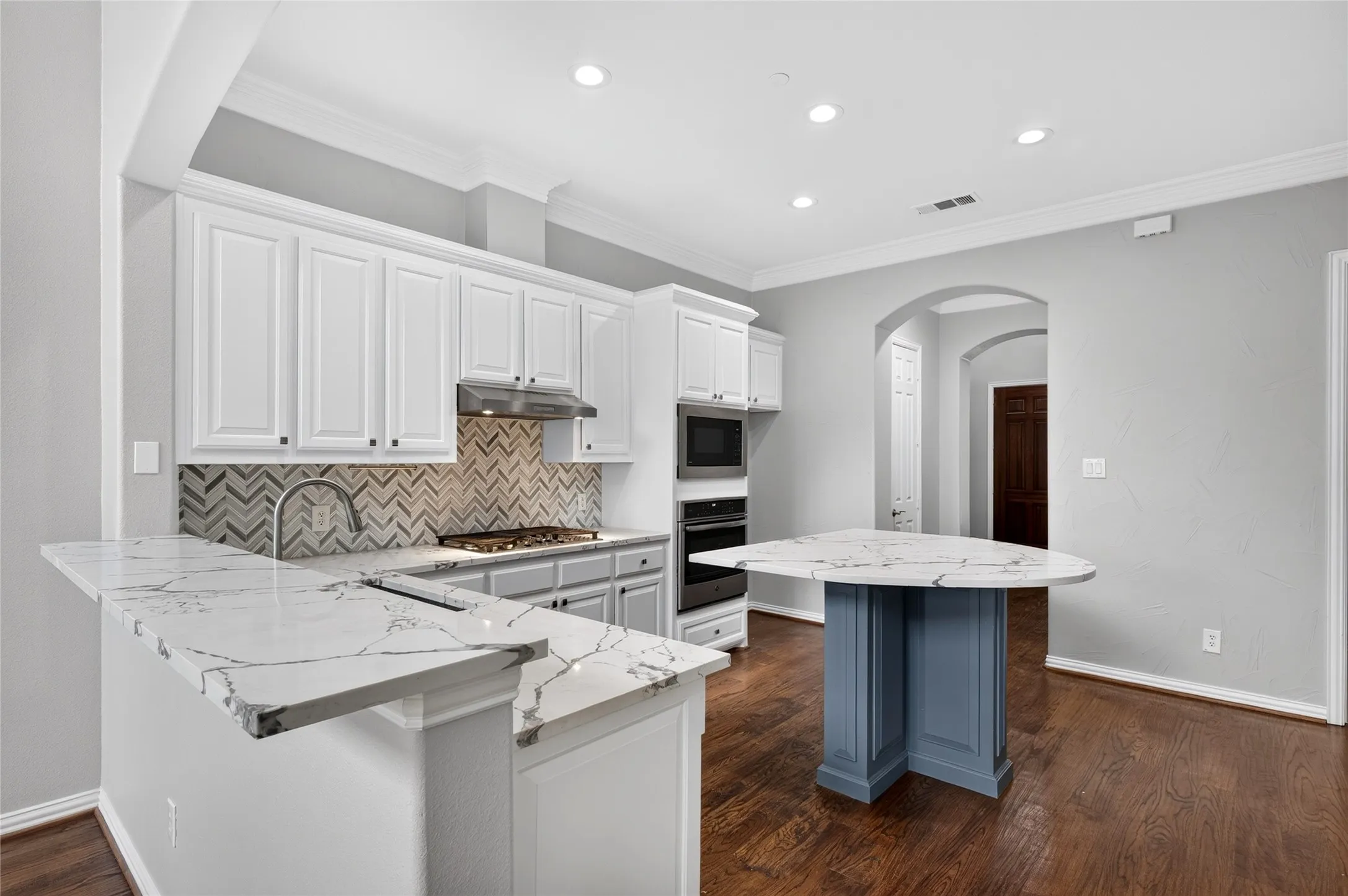 Townhouse For Sale in Collin County , 2424 Greymoore Drive, Frisco, Texas 75034, 3 Bedroom, 3 Bathroom, 2 Garage spaces, 2,476 Sqft, built in 2005, mls#21411472, Real Estate Agent in Frisco, Homes For Sale in Collin county, Homes For Sale in Frisco, Realtor in Frisco Texas, Real Estate Brokerage Independent Realty Texas, Luminita Cordes Realtor