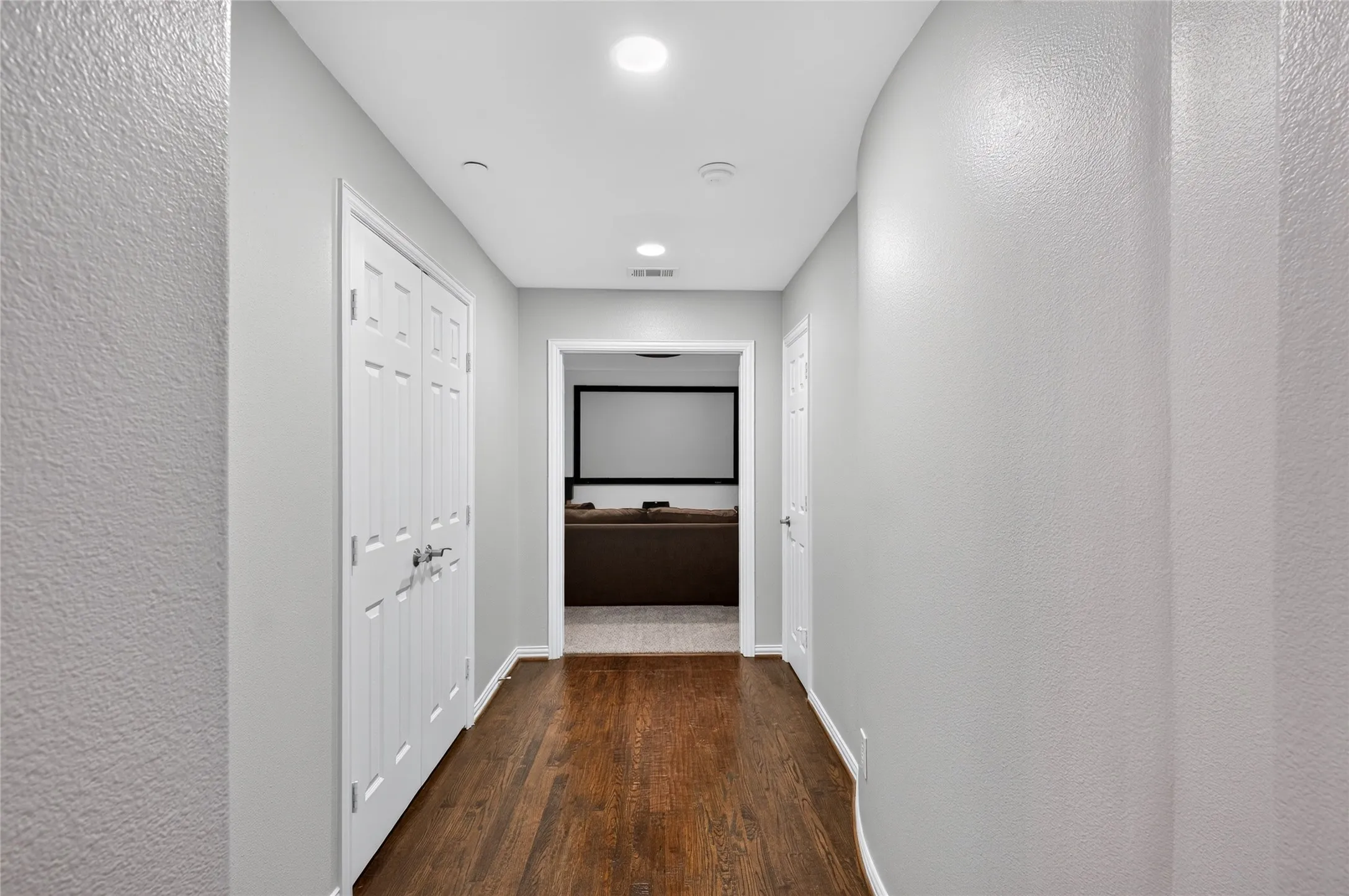 Townhouse For Sale in Collin County , 2424 Greymoore Drive, Frisco, Texas 75034, 3 Bedroom, 3 Bathroom, 2 Garage spaces, 2,476 Sqft, built in 2005, mls#21411472, Real Estate Agent in Frisco, Homes For Sale in Collin county, Homes For Sale in Frisco, Realtor in Frisco Texas, Real Estate Brokerage Independent Realty Texas, Luminita Cordes Realtor
