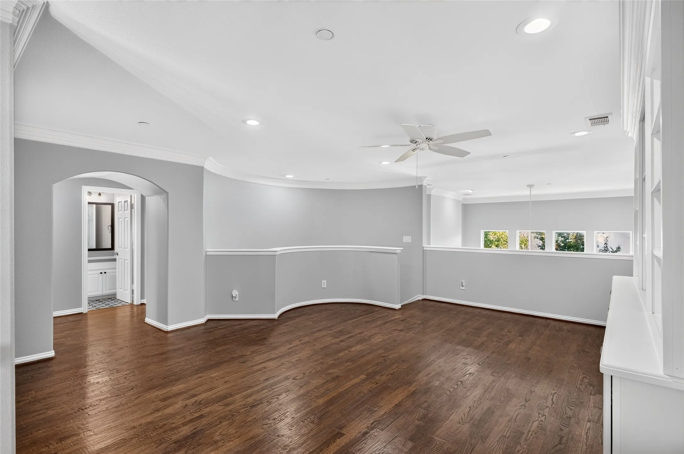 Townhouse For Sale in Collin County , 2424 Greymoore Drive, Frisco, Texas 75034, 3 Bedroom, 3 Bathroom, 2 Garage spaces, 2,476 Sqft, built in 2005, mls#21411472, Real Estate Agent in Frisco, Homes For Sale in Collin county, Homes For Sale in Frisco, Realtor in Frisco Texas, Real Estate Brokerage Independent Realty Texas, Luminita Cordes Realtor
