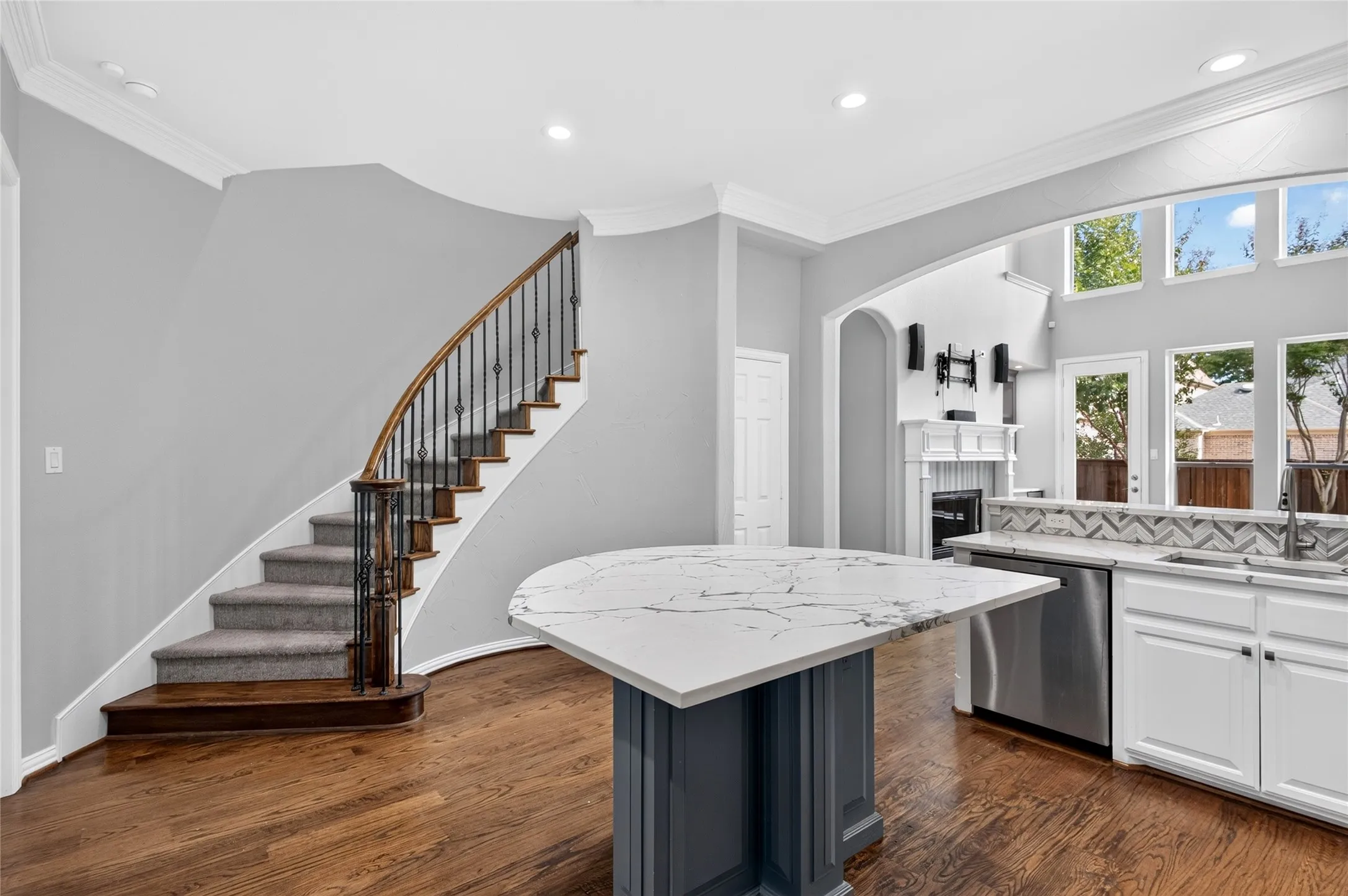 Townhouse For Sale in Collin County , 2424 Greymoore Drive, Frisco, Texas 75034, 3 Bedroom, 3 Bathroom, 2 Garage spaces, 2,476 Sqft, built in 2005, mls#21411472, Real Estate Agent in Frisco, Homes For Sale in Collin county, Homes For Sale in Frisco, Realtor in Frisco Texas, Real Estate Brokerage Independent Realty Texas, Luminita Cordes Realtor