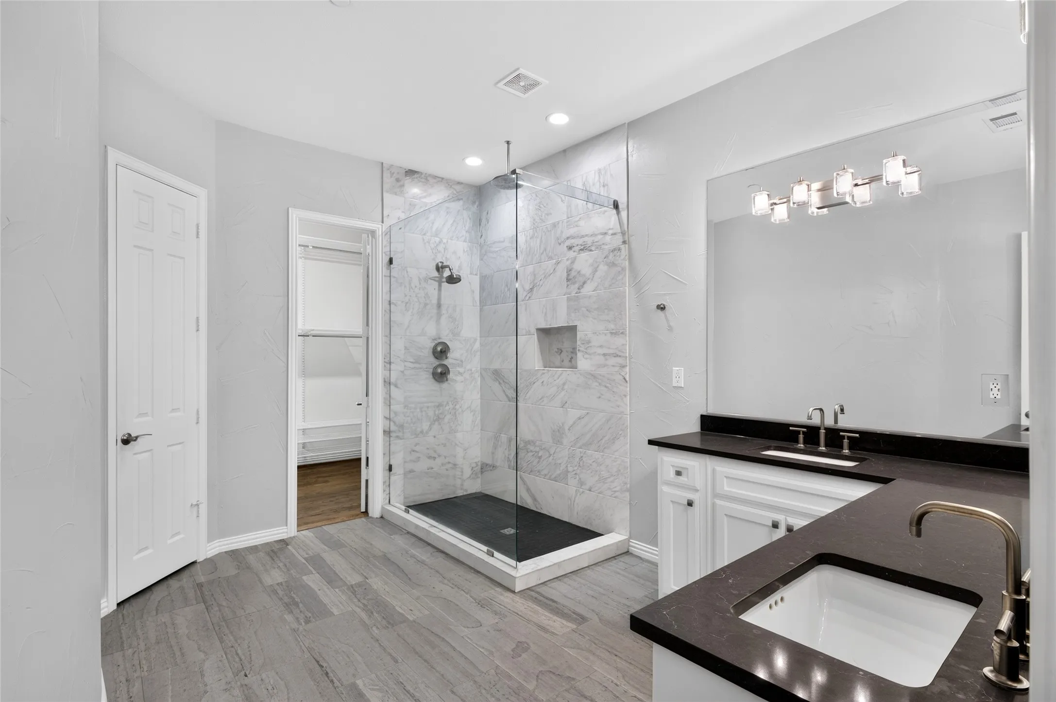 Townhouse For Sale in Collin County , 2424 Greymoore Drive, Frisco, Texas 75034, 3 Bedroom, 3 Bathroom, 2 Garage spaces, 2,476 Sqft, built in 2005, mls#21411472, Real Estate Agent in Frisco, Homes For Sale in Collin county, Homes For Sale in Frisco, Realtor in Frisco Texas, Real Estate Brokerage Independent Realty Texas, Luminita Cordes Realtor