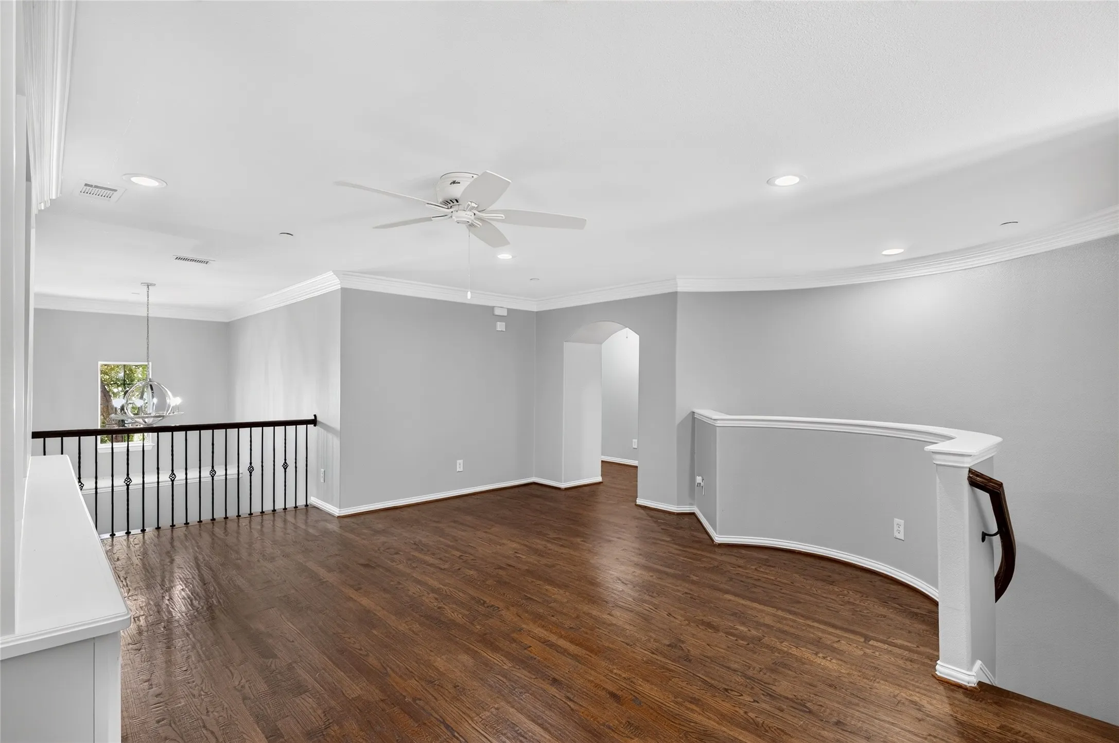 Townhouse For Sale in Collin County , 2424 Greymoore Drive, Frisco, Texas 75034, 3 Bedroom, 3 Bathroom, 2 Garage spaces, 2,476 Sqft, built in 2005, mls#21411472, Real Estate Agent in Frisco, Homes For Sale in Collin county, Homes For Sale in Frisco, Realtor in Frisco Texas, Real Estate Brokerage Independent Realty Texas, Luminita Cordes Realtor