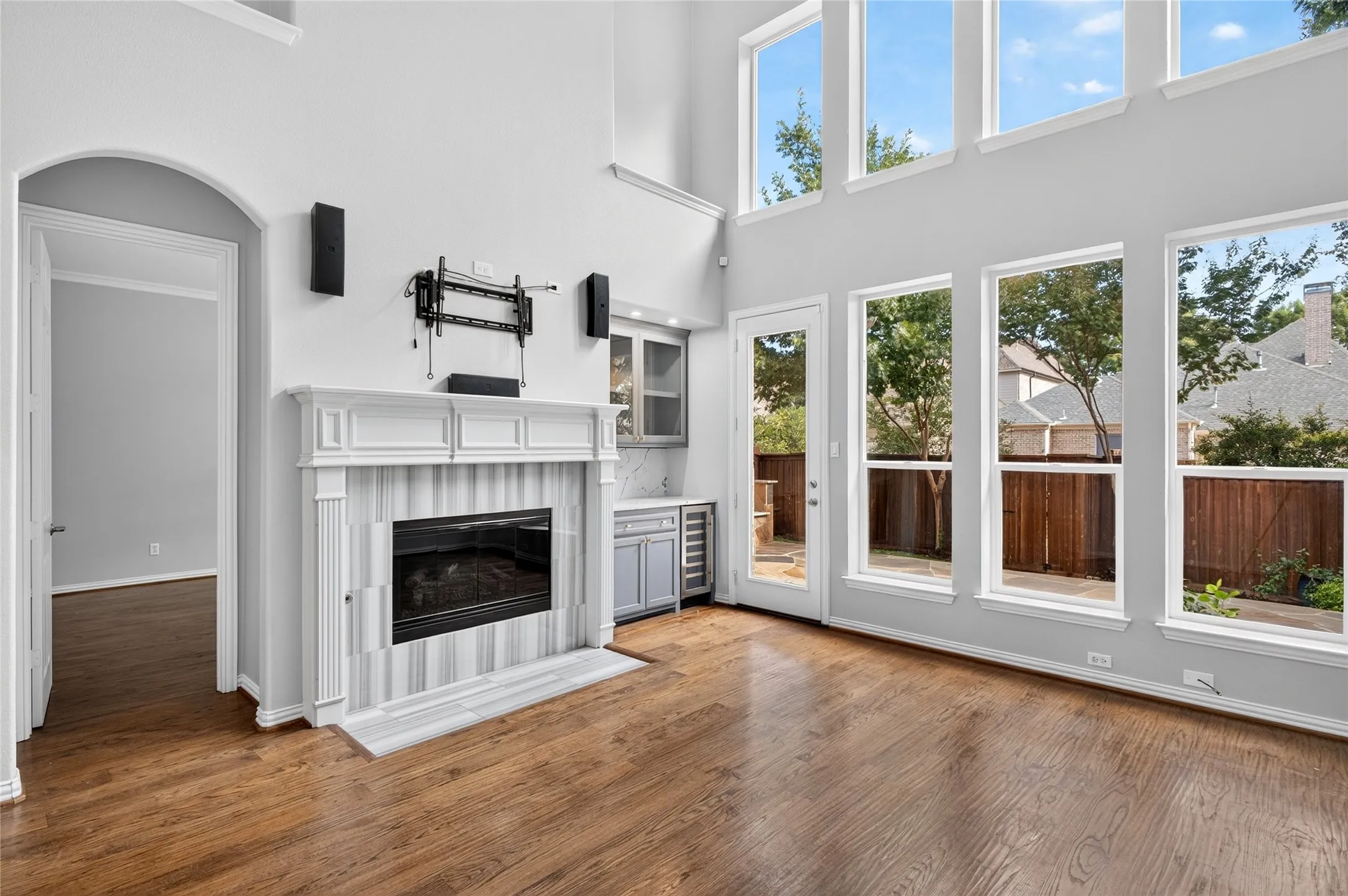 Townhouse For Sale in Collin County , 2424 Greymoore Drive, Frisco, Texas 75034, 3 Bedroom, 3 Bathroom, 2 Garage spaces, 2,476 Sqft, built in 2005, mls#21411472, Real Estate Agent in Frisco, Homes For Sale in Collin county, Homes For Sale in Frisco, Realtor in Frisco Texas, Real Estate Brokerage Independent Realty Texas, Luminita Cordes Realtor