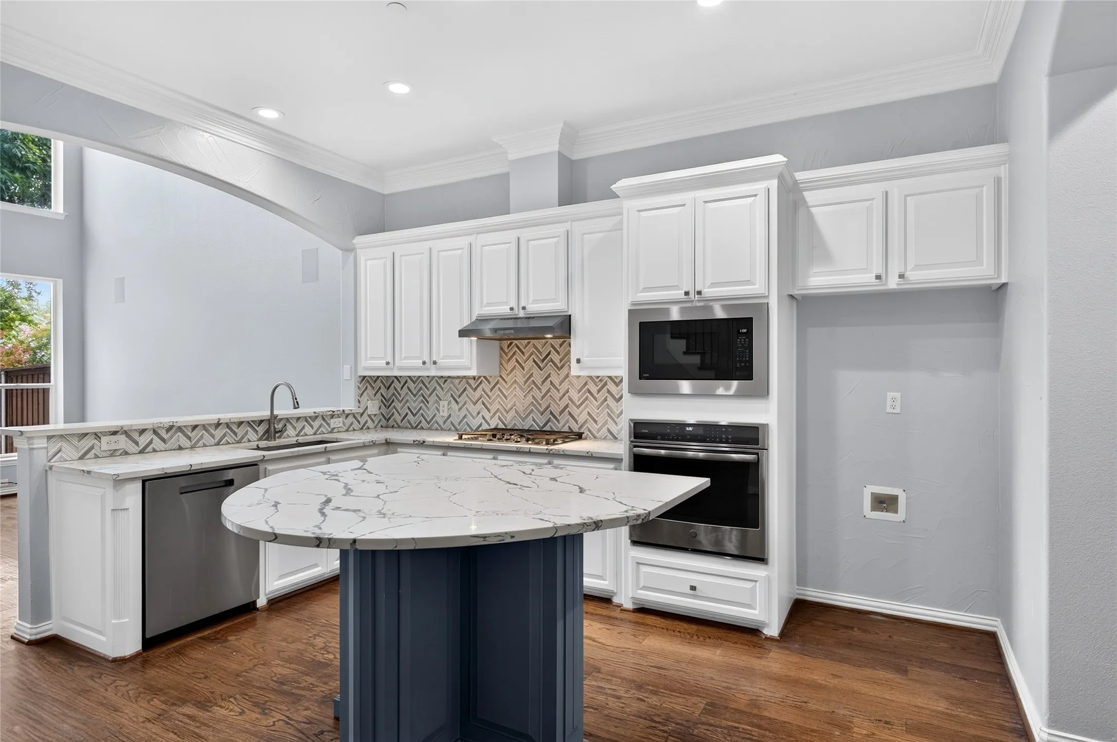 Townhouse For Sale in Collin County , 2424 Greymoore Drive, Frisco, Texas 75034, 3 Bedroom, 3 Bathroom, 2 Garage spaces, 2,476 Sqft, built in 2005, mls#21411472, Real Estate Agent in Frisco, Homes For Sale in Collin county, Homes For Sale in Frisco, Realtor in Frisco Texas, Real Estate Brokerage Independent Realty Texas, Luminita Cordes Realtor