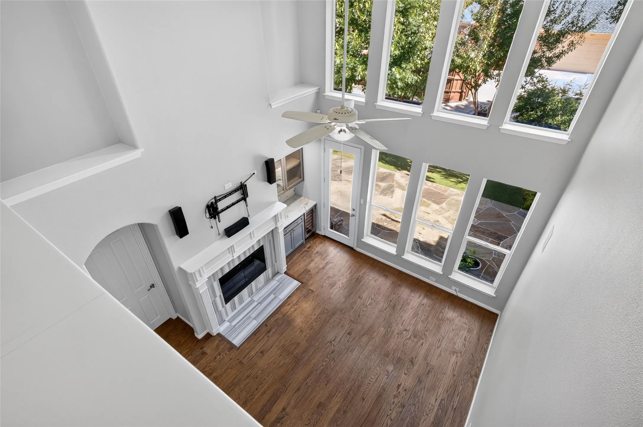 Townhouse For Sale in Collin County , 2424 Greymoore Drive, Frisco, Texas 75034, 3 Bedroom, 3 Bathroom, 2 Garage spaces, 2,476 Sqft, built in 2005, mls#21411472, Real Estate Agent in Frisco, Homes For Sale in Collin county, Homes For Sale in Frisco, Realtor in Frisco Texas, Real Estate Brokerage Independent Realty Texas, Luminita Cordes Realtor
