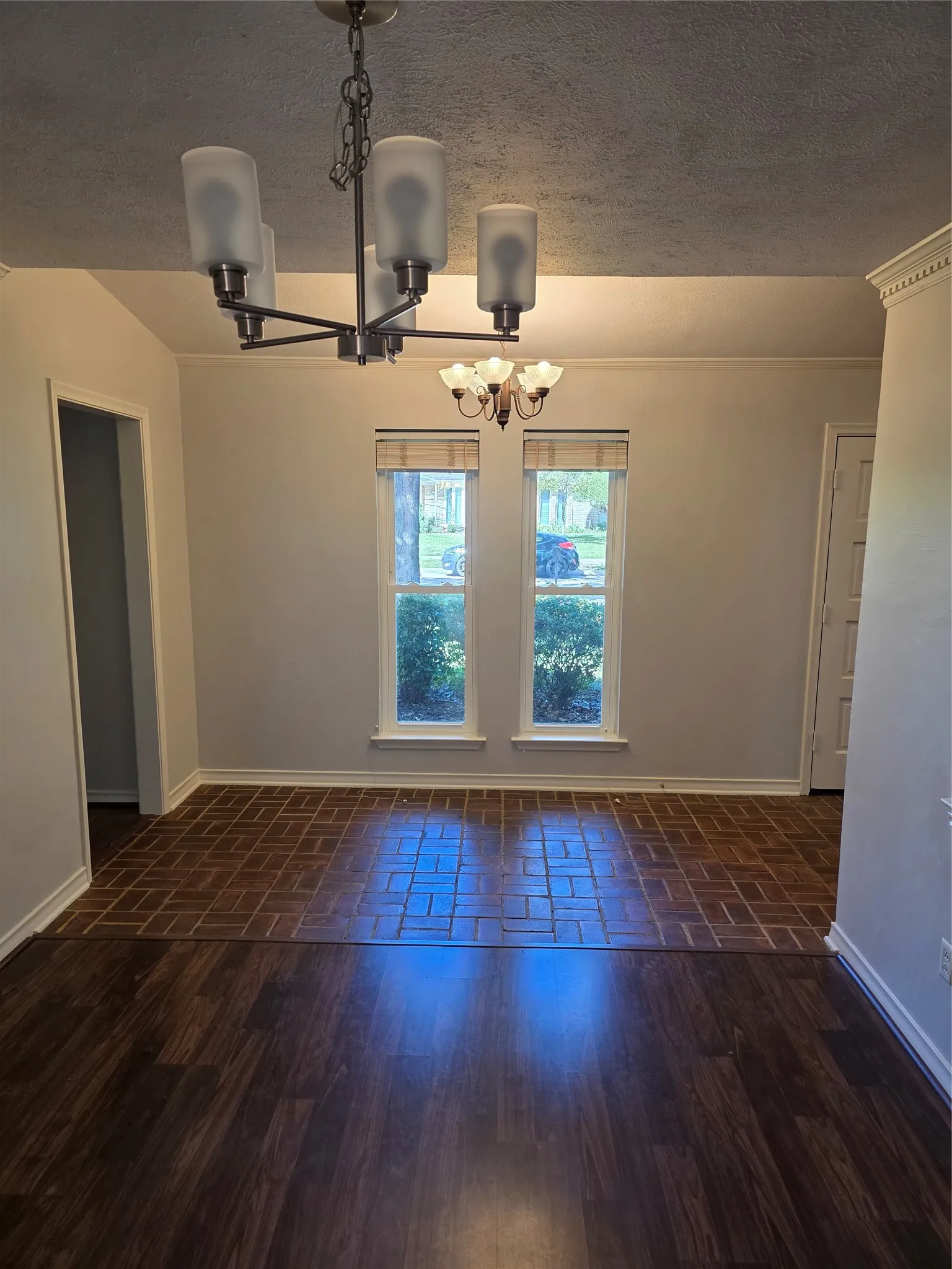 Single Family Residence For Rent in Collin County , 2500 Grandview Drive, Plano, Texas 75075, 3 Bedroom, 3 Bathroom, 2 Garage spaces, 2,580 Sqft, built in 1969, mls#21414560, Real Estate Agent in Plano, Homes For Rent in Collin county, Homes For Rent in Plano, Realtor in Plano Texas, Real Estate Brokerage Independent Realty Texas, Luminita Cordes Realtor