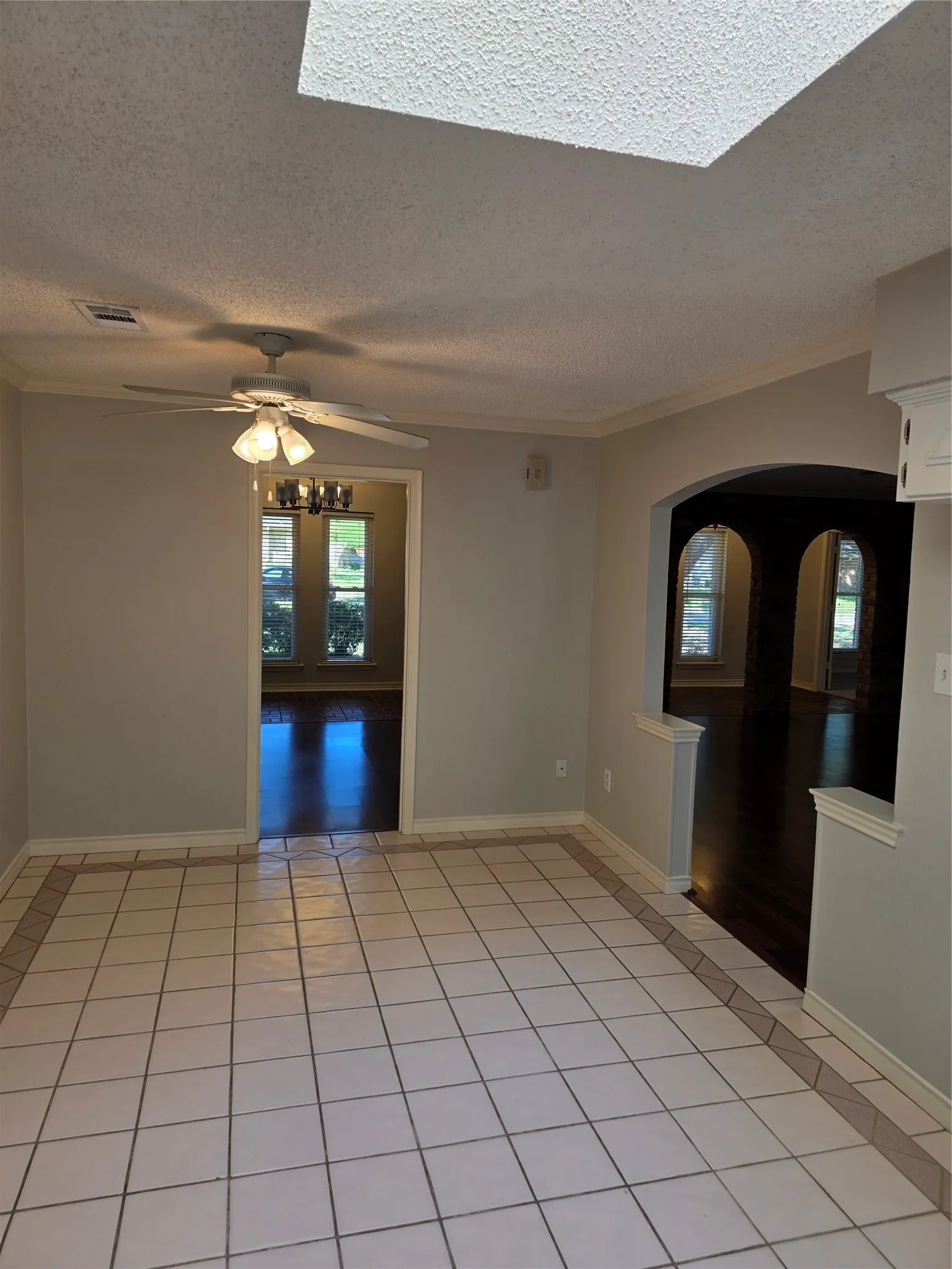 Single Family Residence For Rent in Collin County , 2500 Grandview Drive, Plano, Texas 75075, 3 Bedroom, 3 Bathroom, 2 Garage spaces, 2,580 Sqft, built in 1969, mls#21414560, Real Estate Agent in Plano, Homes For Rent in Collin county, Homes For Rent in Plano, Realtor in Plano Texas, Real Estate Brokerage Independent Realty Texas, Luminita Cordes Realtor