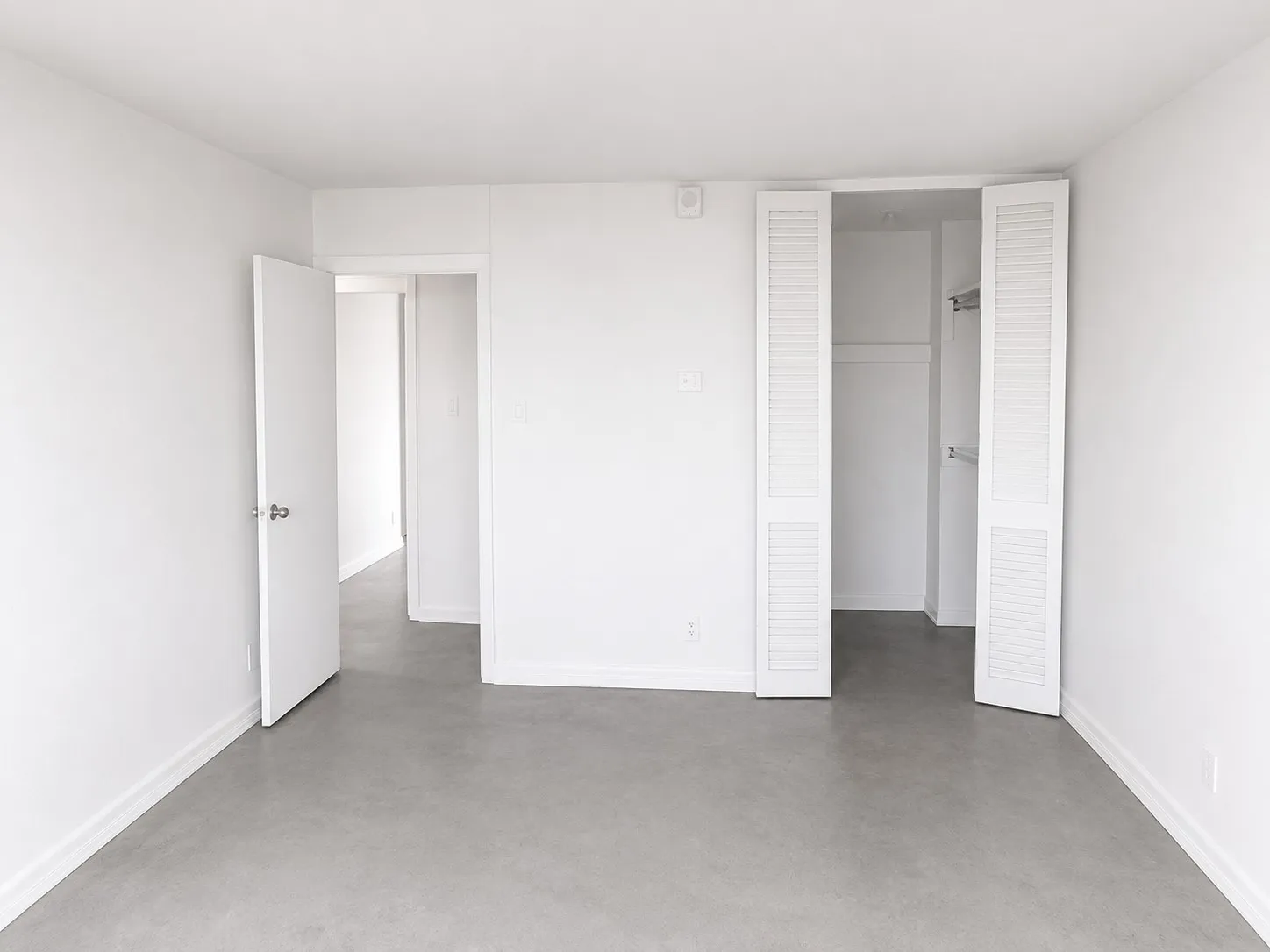 towards walk-in. ai floor color
