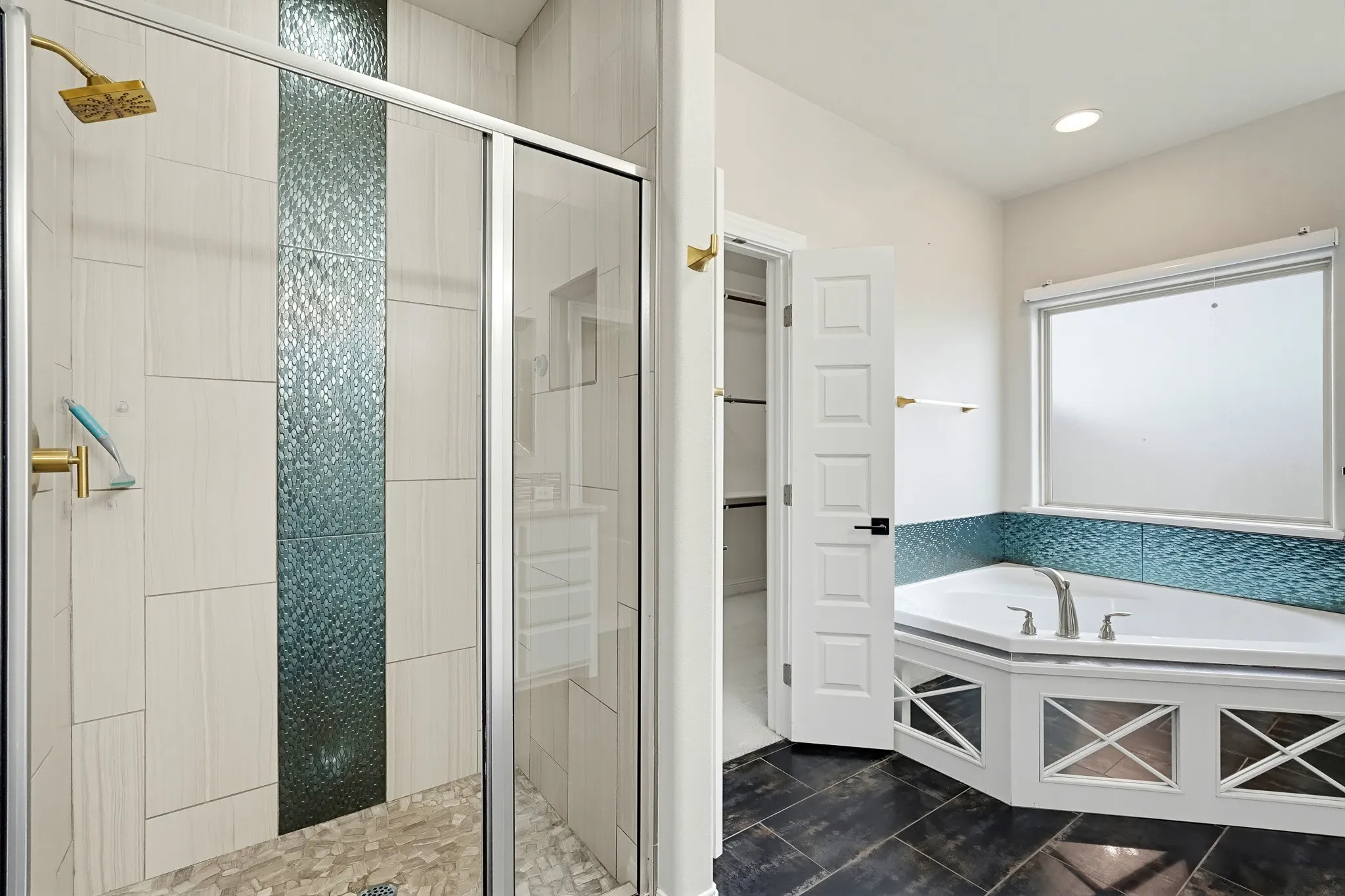 Single Family Residence For Sale in Taylor County , 126 Angie Lane, Abilene, Texas 79602, 4 Bedroom, 3 Bathroom, 3 Garage spaces, 2,752 Sqft, built in 2016, mls#21414484, Real Estate Agent in Abilene, Homes For Sale in Taylor county, Homes For Sale in Abilene, Realtor in Abilene Texas, Real Estate Brokerage Independent Realty Texas, Luminita Cordes Realtor