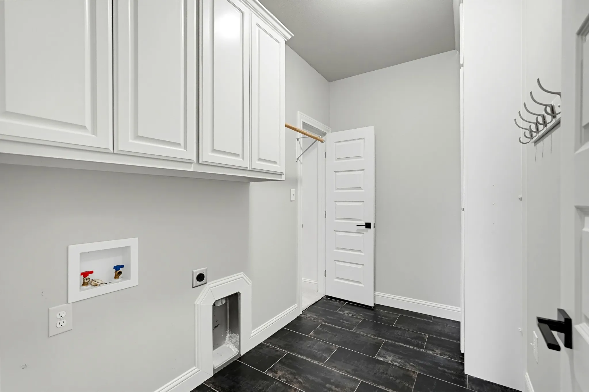 Single Family Residence For Sale in Taylor County , 126 Angie Lane, Abilene, Texas 79602, 4 Bedroom, 3 Bathroom, 3 Garage spaces, 2,752 Sqft, built in 2016, mls#21414484, Real Estate Agent in Abilene, Homes For Sale in Taylor county, Homes For Sale in Abilene, Realtor in Abilene Texas, Real Estate Brokerage Independent Realty Texas, Luminita Cordes Realtor