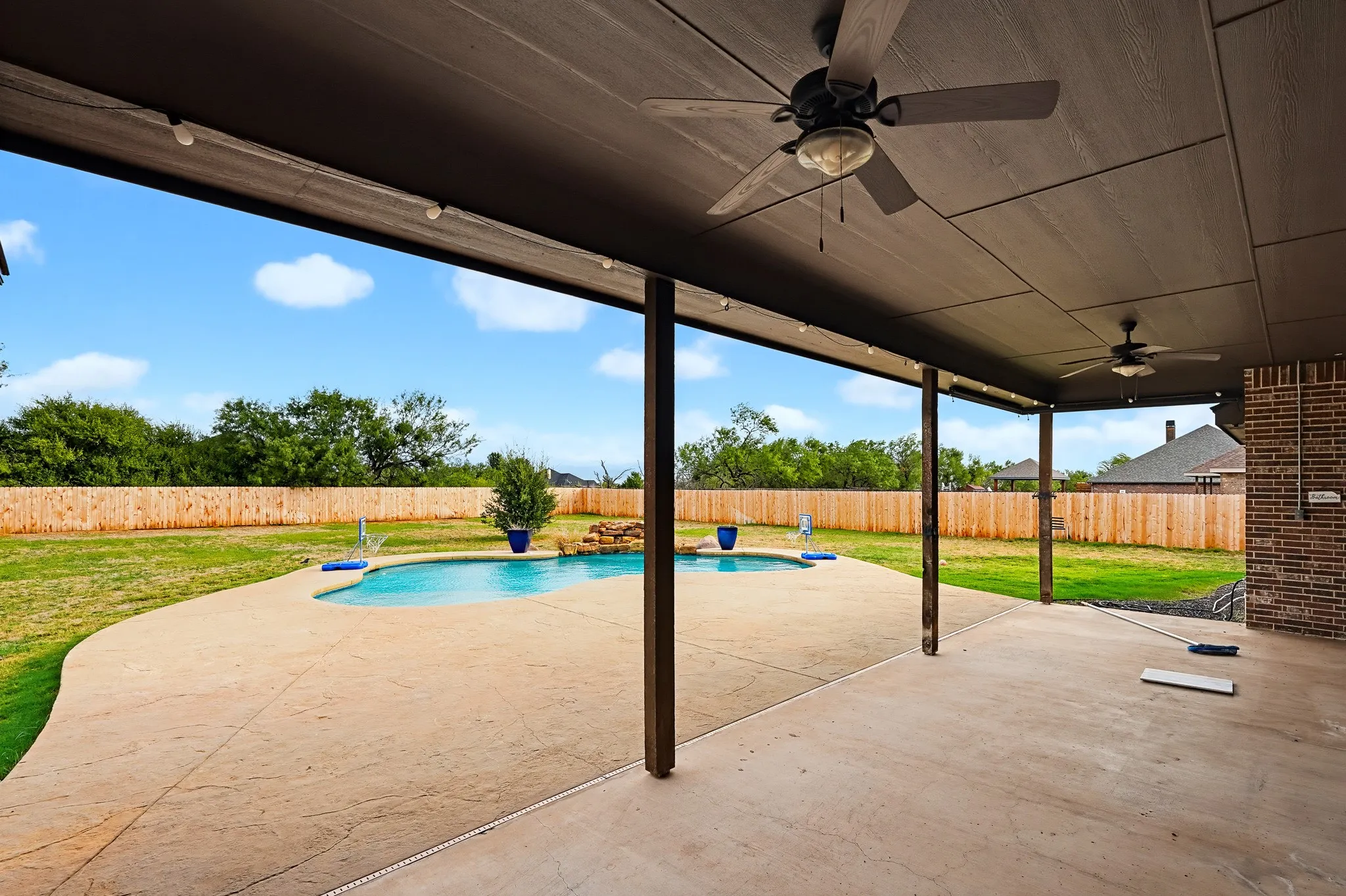 Single Family Residence For Sale in Taylor County , 126 Angie Lane, Abilene, Texas 79602, 4 Bedroom, 3 Bathroom, 3 Garage spaces, 2,752 Sqft, built in 2016, mls#21414484, Real Estate Agent in Abilene, Homes For Sale in Taylor county, Homes For Sale in Abilene, Realtor in Abilene Texas, Real Estate Brokerage Independent Realty Texas, Luminita Cordes Realtor