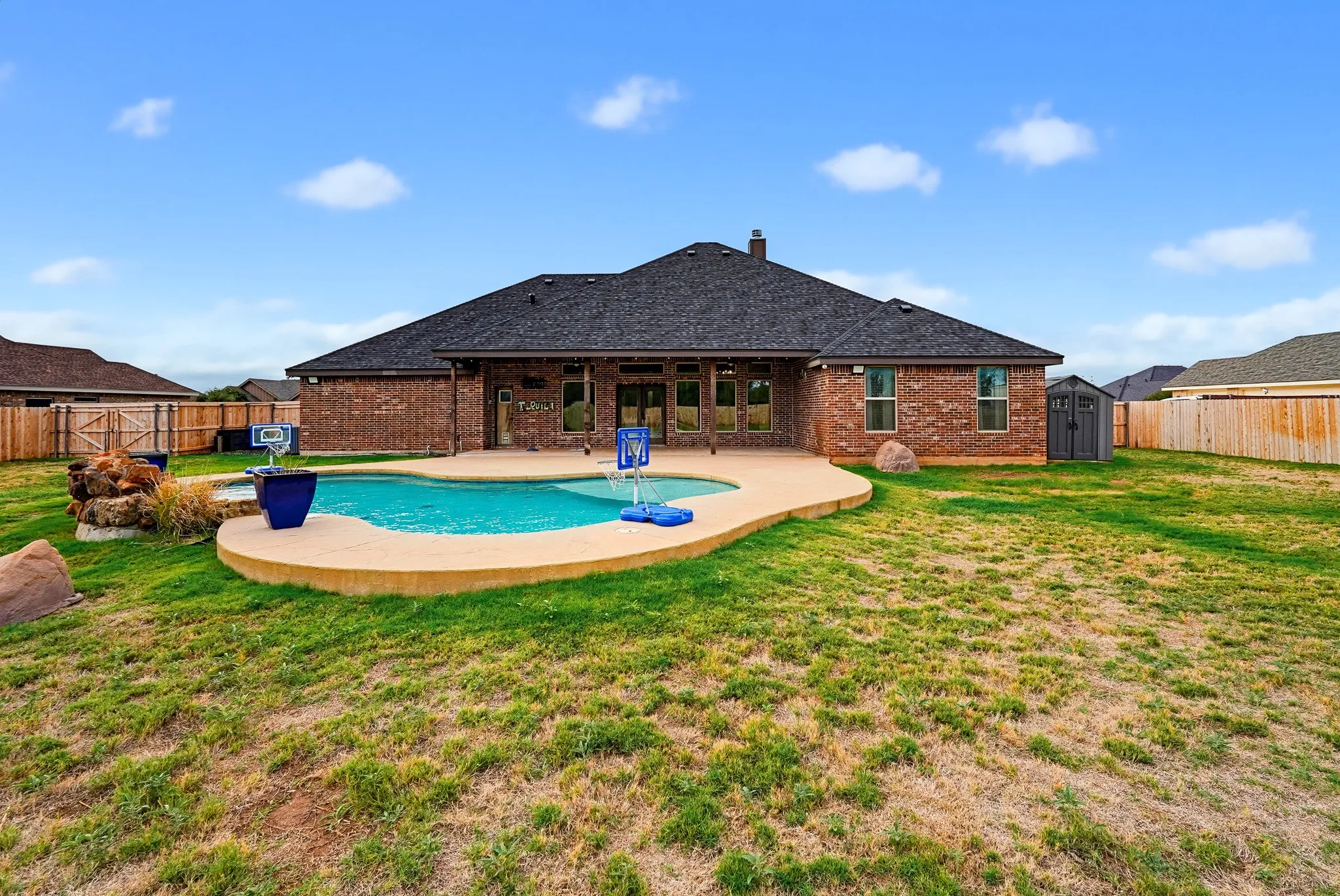 Single Family Residence For Sale in Taylor County , 126 Angie Lane, Abilene, Texas 79602, 4 Bedroom, 3 Bathroom, 3 Garage spaces, 2,752 Sqft, built in 2016, mls#21414484, Real Estate Agent in Abilene, Homes For Sale in Taylor county, Homes For Sale in Abilene, Realtor in Abilene Texas, Real Estate Brokerage Independent Realty Texas, Luminita Cordes Realtor