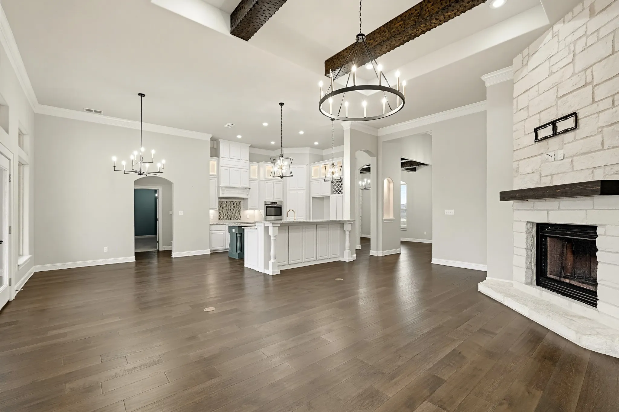 Single Family Residence For Sale in Taylor County , 126 Angie Lane, Abilene, Texas 79602, 4 Bedroom, 3 Bathroom, 3 Garage spaces, 2,752 Sqft, built in 2016, mls#21414484, Real Estate Agent in Abilene, Homes For Sale in Taylor county, Homes For Sale in Abilene, Realtor in Abilene Texas, Real Estate Brokerage Independent Realty Texas, Luminita Cordes Realtor