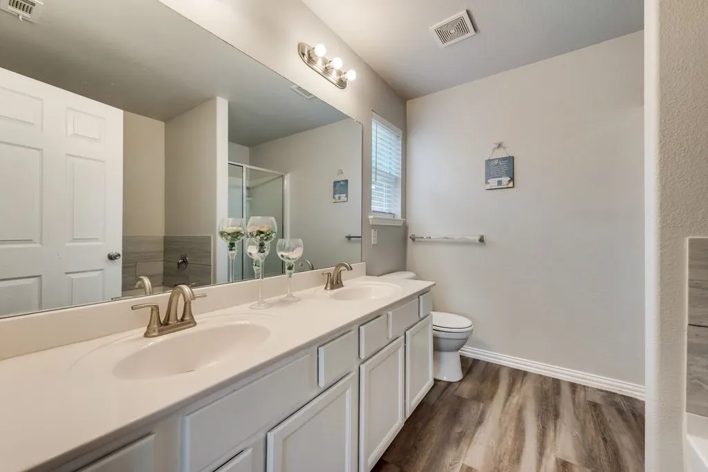 Single Family Residence For Rent in Tarrant County , 6916 Derbyshire Drive, Fort Worth, Texas 76137, 4 Bedroom, 3 Bathroom, 2 Garage spaces, 2,485 Sqft, built in 2011, mls#21412114, Real Estate Agent in Fort Worth, Homes For Rent in Tarrant county, Homes For Rent in Fort Worth, Realtor in Fort Worth Texas, Real Estate Brokerage Independent Realty Texas, Luminita Cordes Realtor