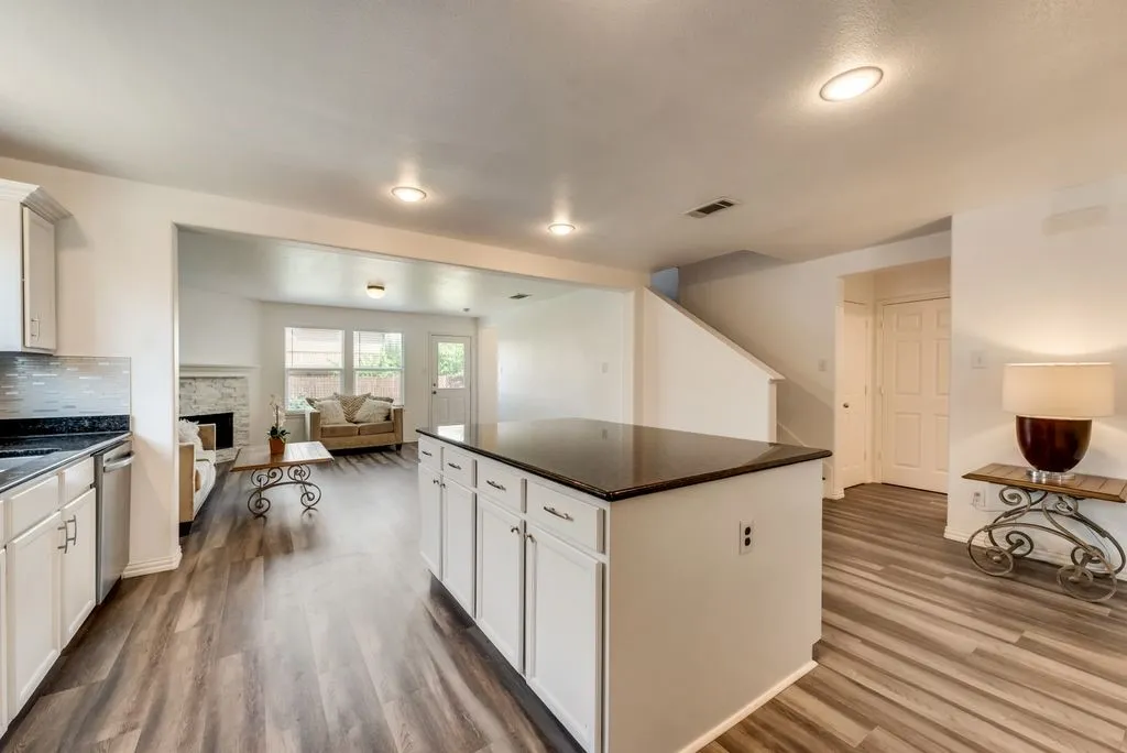 Single Family Residence For Rent in Tarrant County , 6916 Derbyshire Drive, Fort Worth, Texas 76137, 4 Bedroom, 3 Bathroom, 2 Garage spaces, 2,485 Sqft, built in 2011, mls#21412114, Real Estate Agent in Fort Worth, Homes For Rent in Tarrant county, Homes For Rent in Fort Worth, Realtor in Fort Worth Texas, Real Estate Brokerage Independent Realty Texas, Luminita Cordes Realtor