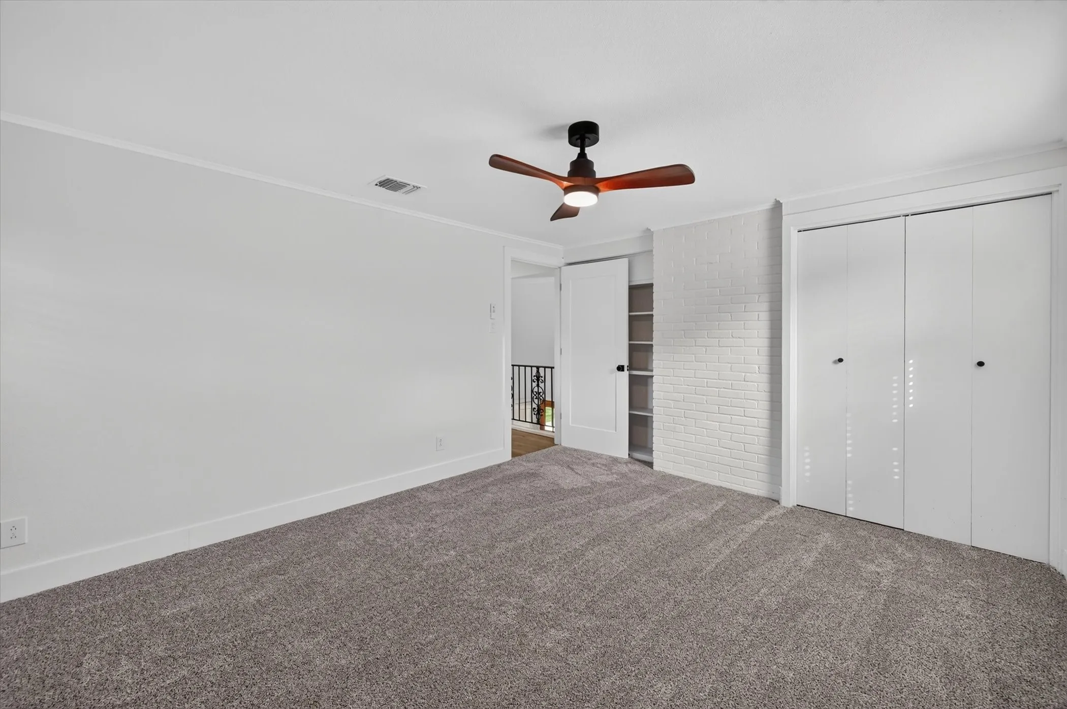 Single Family Residence For Sale in Tarrant County , 4105 Hartwood Drive, Fort Worth, Texas 76109, 4 Bedroom, 2 Bathroom, 2 Garage spaces, 2,324 Sqft, built in 1963, mls#21413944, Real Estate Agent in Fort Worth, Homes For Sale in Tarrant county, Homes For Sale in Fort Worth, Realtor in Fort Worth Texas, Real Estate Brokerage Independent Realty Texas, Luminita Cordes Realtor
