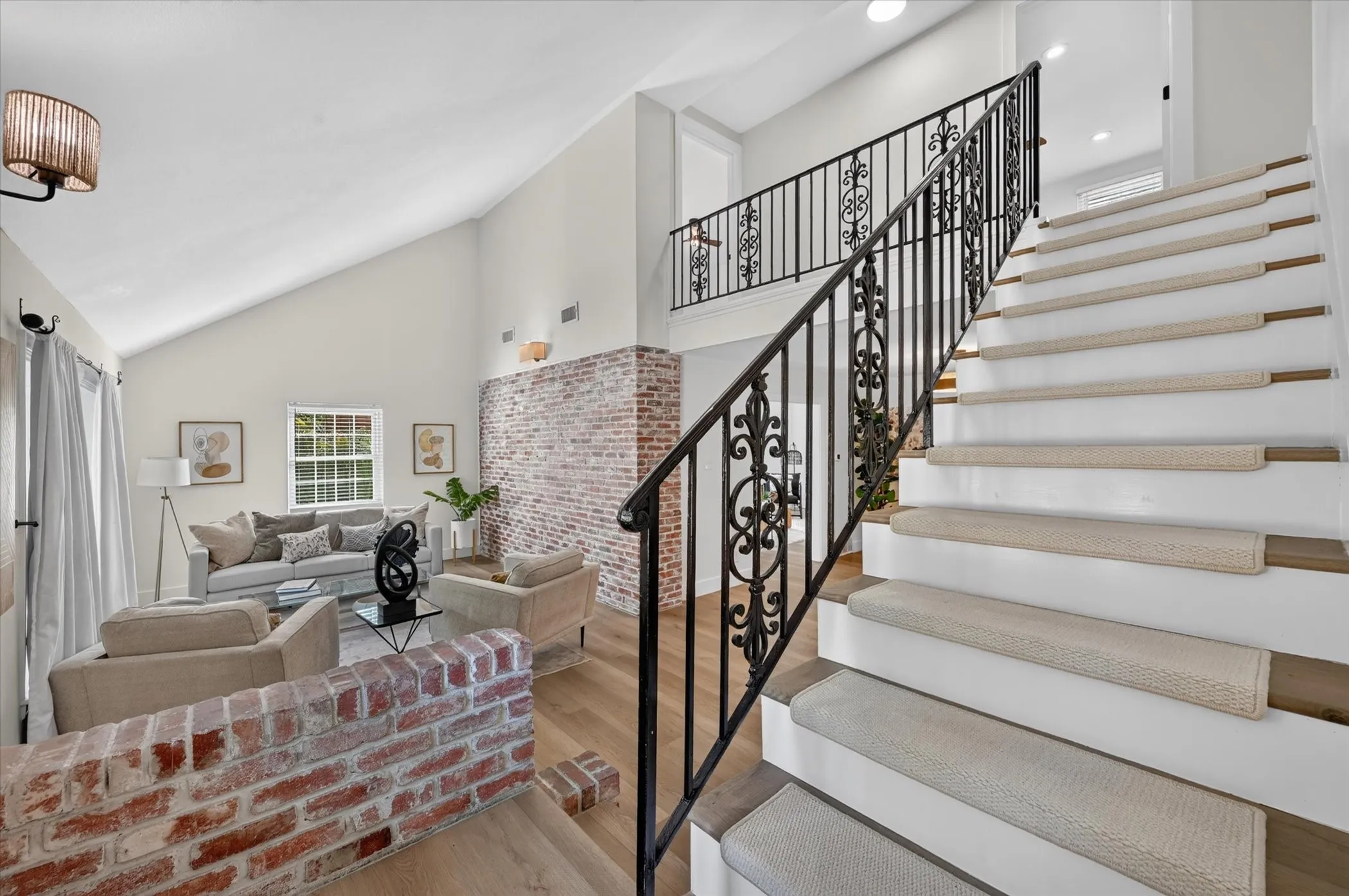 Single Family Residence For Sale in Tarrant County , 4105 Hartwood Drive, Fort Worth, Texas 76109, 4 Bedroom, 2 Bathroom, 2 Garage spaces, 2,324 Sqft, built in 1963, mls#21413944, Real Estate Agent in Fort Worth, Homes For Sale in Tarrant county, Homes For Sale in Fort Worth, Realtor in Fort Worth Texas, Real Estate Brokerage Independent Realty Texas, Luminita Cordes Realtor