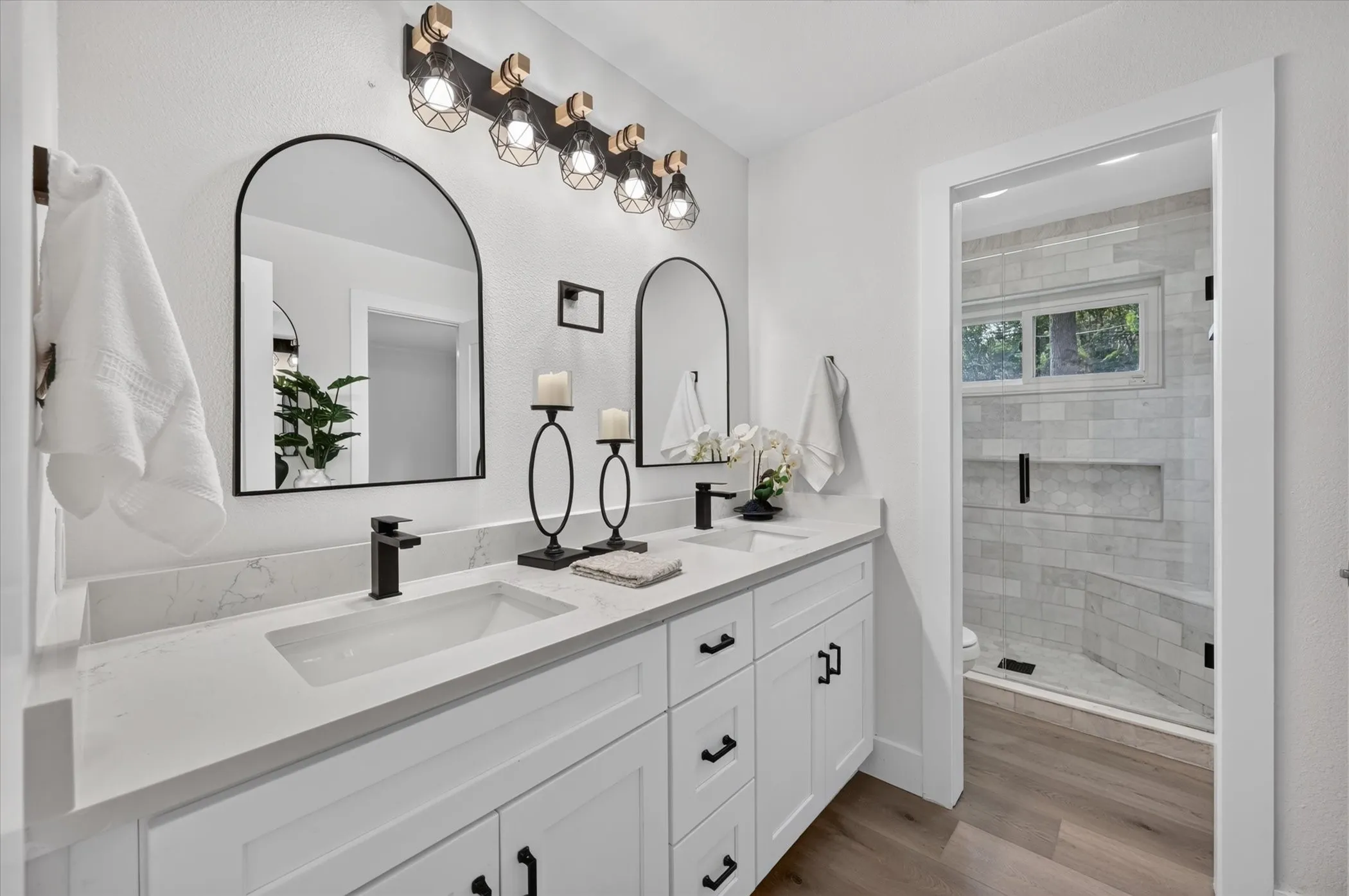 Single Family Residence For Sale in Tarrant County , 4105 Hartwood Drive, Fort Worth, Texas 76109, 4 Bedroom, 2 Bathroom, 2 Garage spaces, 2,324 Sqft, built in 1963, mls#21413944, Real Estate Agent in Fort Worth, Homes For Sale in Tarrant county, Homes For Sale in Fort Worth, Realtor in Fort Worth Texas, Real Estate Brokerage Independent Realty Texas, Luminita Cordes Realtor