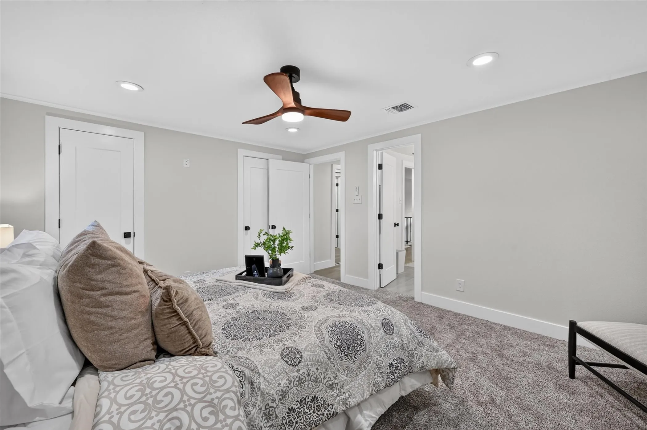 Single Family Residence For Sale in Tarrant County , 4105 Hartwood Drive, Fort Worth, Texas 76109, 4 Bedroom, 2 Bathroom, 2 Garage spaces, 2,324 Sqft, built in 1963, mls#21413944, Real Estate Agent in Fort Worth, Homes For Sale in Tarrant county, Homes For Sale in Fort Worth, Realtor in Fort Worth Texas, Real Estate Brokerage Independent Realty Texas, Luminita Cordes Realtor