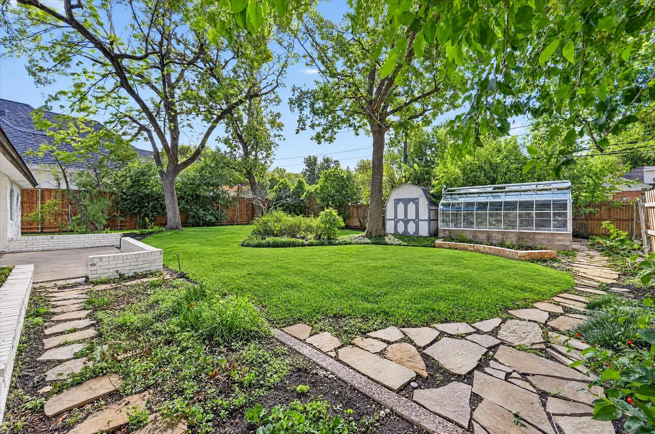 Single Family Residence For Sale in Tarrant County , 4105 Hartwood Drive, Fort Worth, Texas 76109, 4 Bedroom, 2 Bathroom, 2 Garage spaces, 2,324 Sqft, built in 1963, mls#21413944, Real Estate Agent in Fort Worth, Homes For Sale in Tarrant county, Homes For Sale in Fort Worth, Realtor in Fort Worth Texas, Real Estate Brokerage Independent Realty Texas, Luminita Cordes Realtor