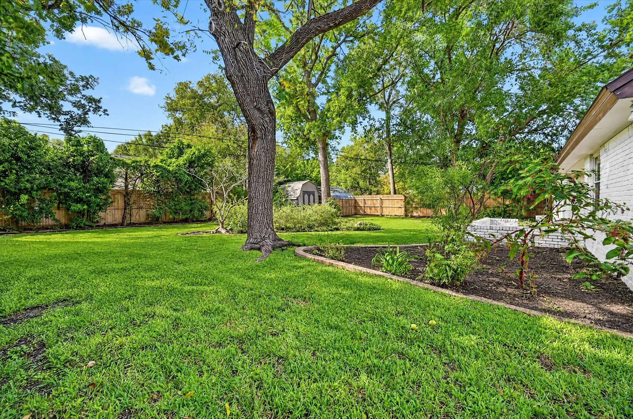 Single Family Residence For Sale in Tarrant County , 4105 Hartwood Drive, Fort Worth, Texas 76109, 4 Bedroom, 2 Bathroom, 2 Garage spaces, 2,324 Sqft, built in 1963, mls#21413944, Real Estate Agent in Fort Worth, Homes For Sale in Tarrant county, Homes For Sale in Fort Worth, Realtor in Fort Worth Texas, Real Estate Brokerage Independent Realty Texas, Luminita Cordes Realtor