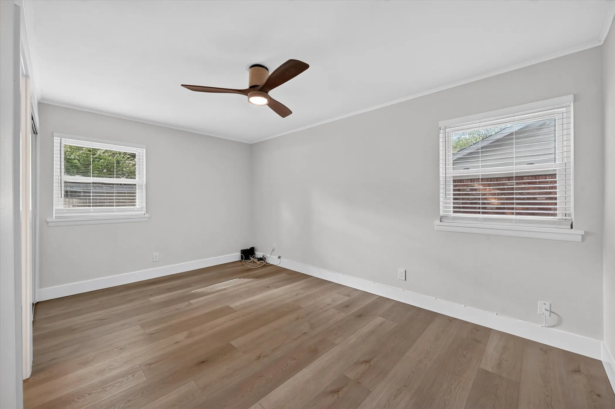Single Family Residence For Sale in Tarrant County , 4105 Hartwood Drive, Fort Worth, Texas 76109, 4 Bedroom, 2 Bathroom, 2 Garage spaces, 2,324 Sqft, built in 1963, mls#21413944, Real Estate Agent in Fort Worth, Homes For Sale in Tarrant county, Homes For Sale in Fort Worth, Realtor in Fort Worth Texas, Real Estate Brokerage Independent Realty Texas, Luminita Cordes Realtor