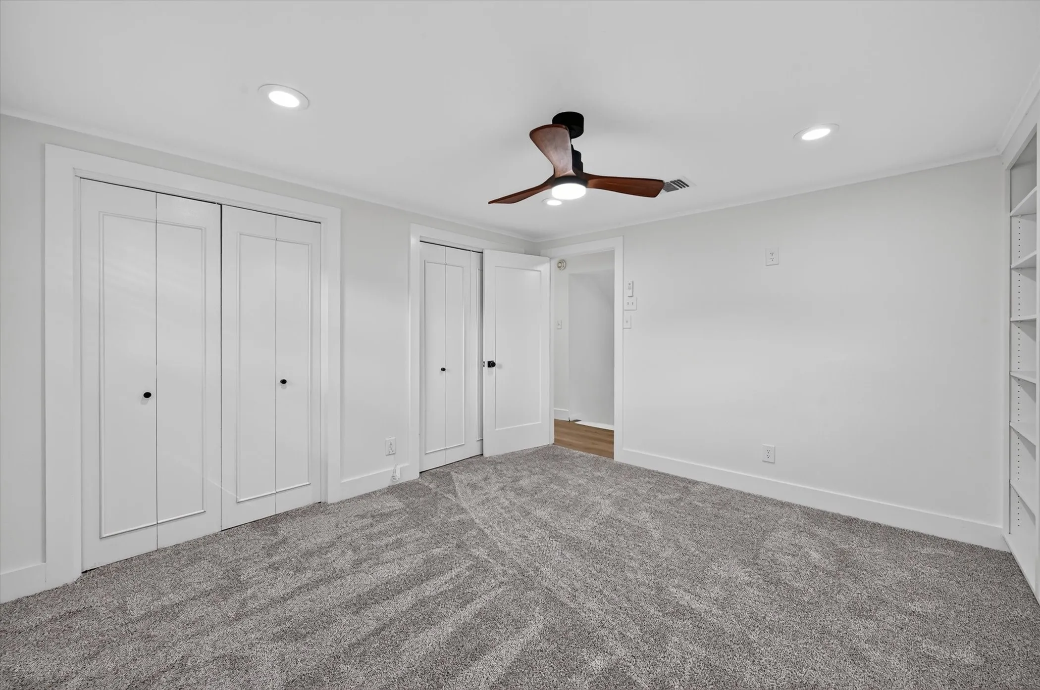 Single Family Residence For Sale in Tarrant County , 4105 Hartwood Drive, Fort Worth, Texas 76109, 4 Bedroom, 2 Bathroom, 2 Garage spaces, 2,324 Sqft, built in 1963, mls#21413944, Real Estate Agent in Fort Worth, Homes For Sale in Tarrant county, Homes For Sale in Fort Worth, Realtor in Fort Worth Texas, Real Estate Brokerage Independent Realty Texas, Luminita Cordes Realtor