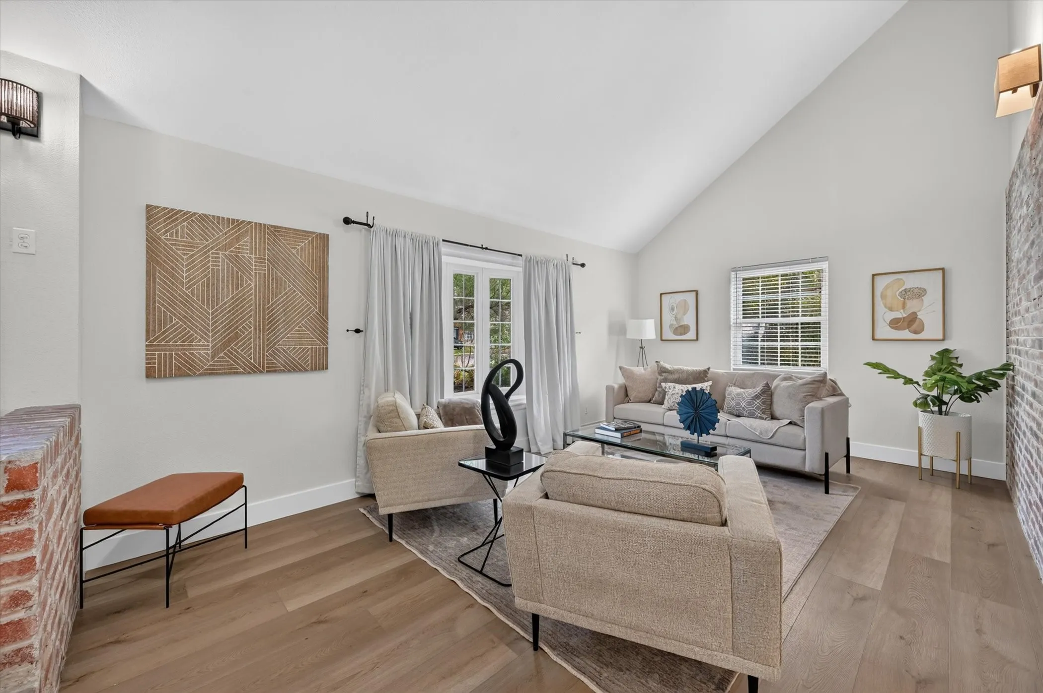Single Family Residence For Sale in Tarrant County , 4105 Hartwood Drive, Fort Worth, Texas 76109, 4 Bedroom, 2 Bathroom, 2 Garage spaces, 2,324 Sqft, built in 1963, mls#21413944, Real Estate Agent in Fort Worth, Homes For Sale in Tarrant county, Homes For Sale in Fort Worth, Realtor in Fort Worth Texas, Real Estate Brokerage Independent Realty Texas, Luminita Cordes Realtor