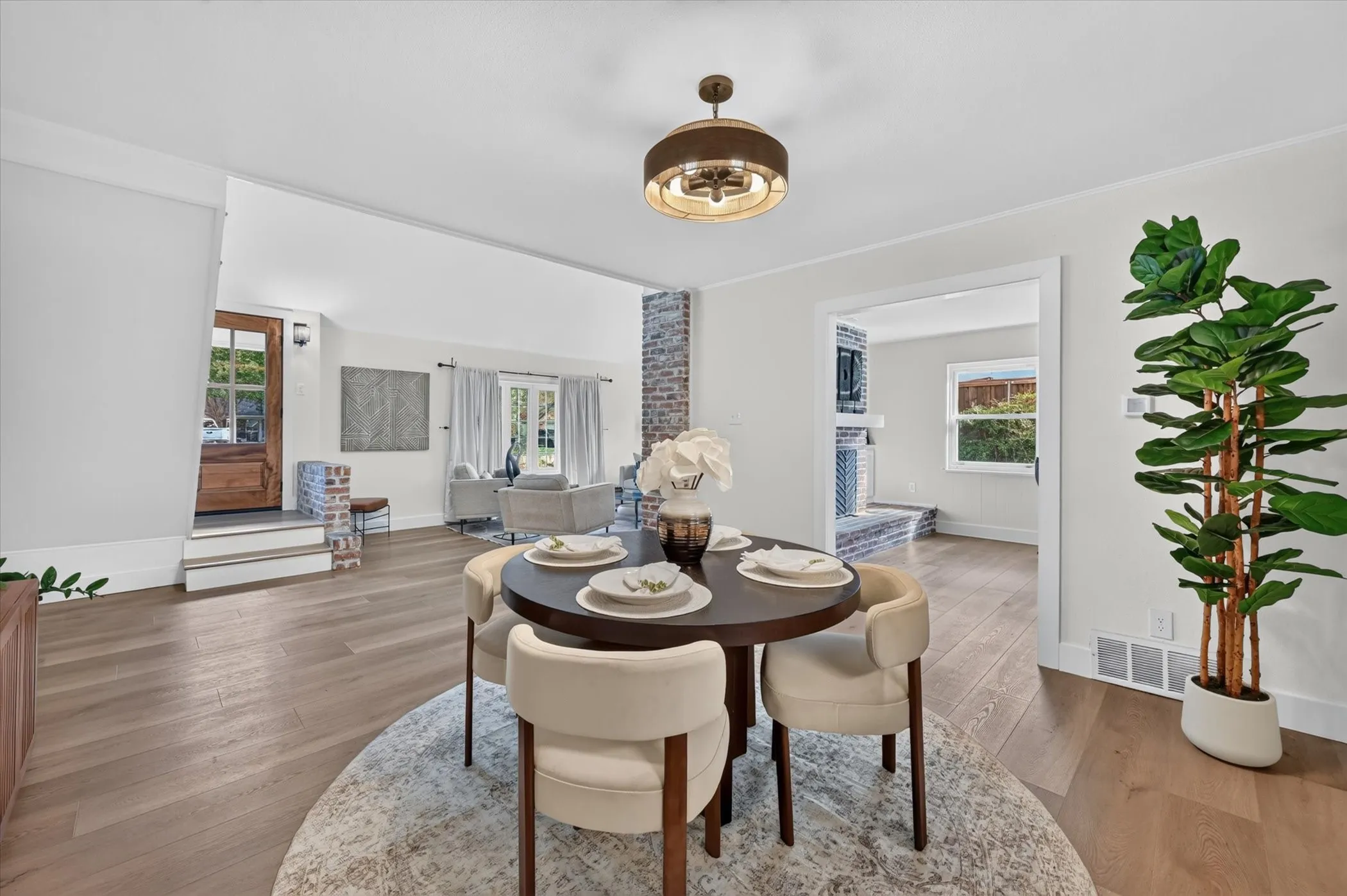 Single Family Residence For Sale in Tarrant County , 4105 Hartwood Drive, Fort Worth, Texas 76109, 4 Bedroom, 2 Bathroom, 2 Garage spaces, 2,324 Sqft, built in 1963, mls#21413944, Real Estate Agent in Fort Worth, Homes For Sale in Tarrant county, Homes For Sale in Fort Worth, Realtor in Fort Worth Texas, Real Estate Brokerage Independent Realty Texas, Luminita Cordes Realtor