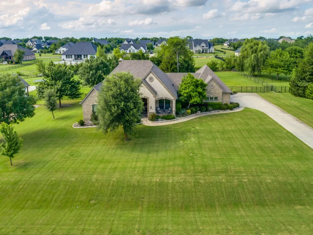 Single Family Residence For Sale in Collin County , 2860 Forest Drive, Celina, Texas 75009, 3 Bedroom, 3 Bathroom, 3 Garage spaces, 2,324 Sqft, built in 2008, mls#21414074, Real Estate Agent in Celina, Homes For Sale in Collin county, Homes For Sale in Celina, Realtor in Celina Texas, Real Estate Brokerage Independent Realty Texas, Luminita Cordes Realtor