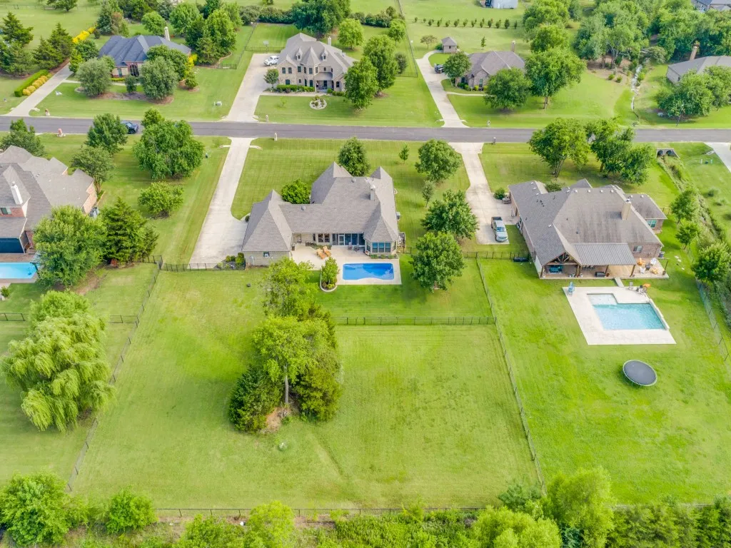 Single Family Residence For Sale in Collin County , 2860 Forest Drive, Celina, Texas 75009, 3 Bedroom, 3 Bathroom, 3 Garage spaces, 2,324 Sqft, built in 2008, mls#21414074, Real Estate Agent in Celina, Homes For Sale in Collin county, Homes For Sale in Celina, Realtor in Celina Texas, Real Estate Brokerage Independent Realty Texas, Luminita Cordes Realtor
