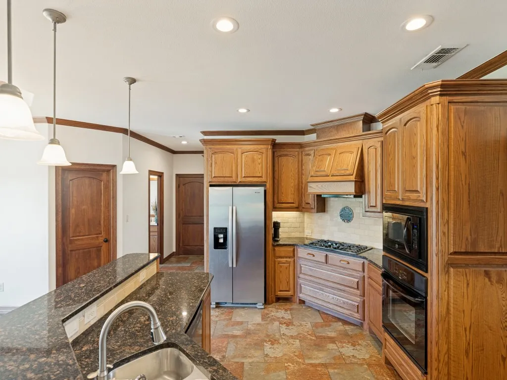 Single Family Residence For Sale in Collin County , 2860 Forest Drive, Celina, Texas 75009, 3 Bedroom, 3 Bathroom, 3 Garage spaces, 2,324 Sqft, built in 2008, mls#21414074, Real Estate Agent in Celina, Homes For Sale in Collin county, Homes For Sale in Celina, Realtor in Celina Texas, Real Estate Brokerage Independent Realty Texas, Luminita Cordes Realtor