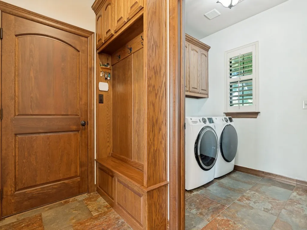Single Family Residence For Sale in Collin County , 2860 Forest Drive, Celina, Texas 75009, 3 Bedroom, 3 Bathroom, 3 Garage spaces, 2,324 Sqft, built in 2008, mls#21414074, Real Estate Agent in Celina, Homes For Sale in Collin county, Homes For Sale in Celina, Realtor in Celina Texas, Real Estate Brokerage Independent Realty Texas, Luminita Cordes Realtor
