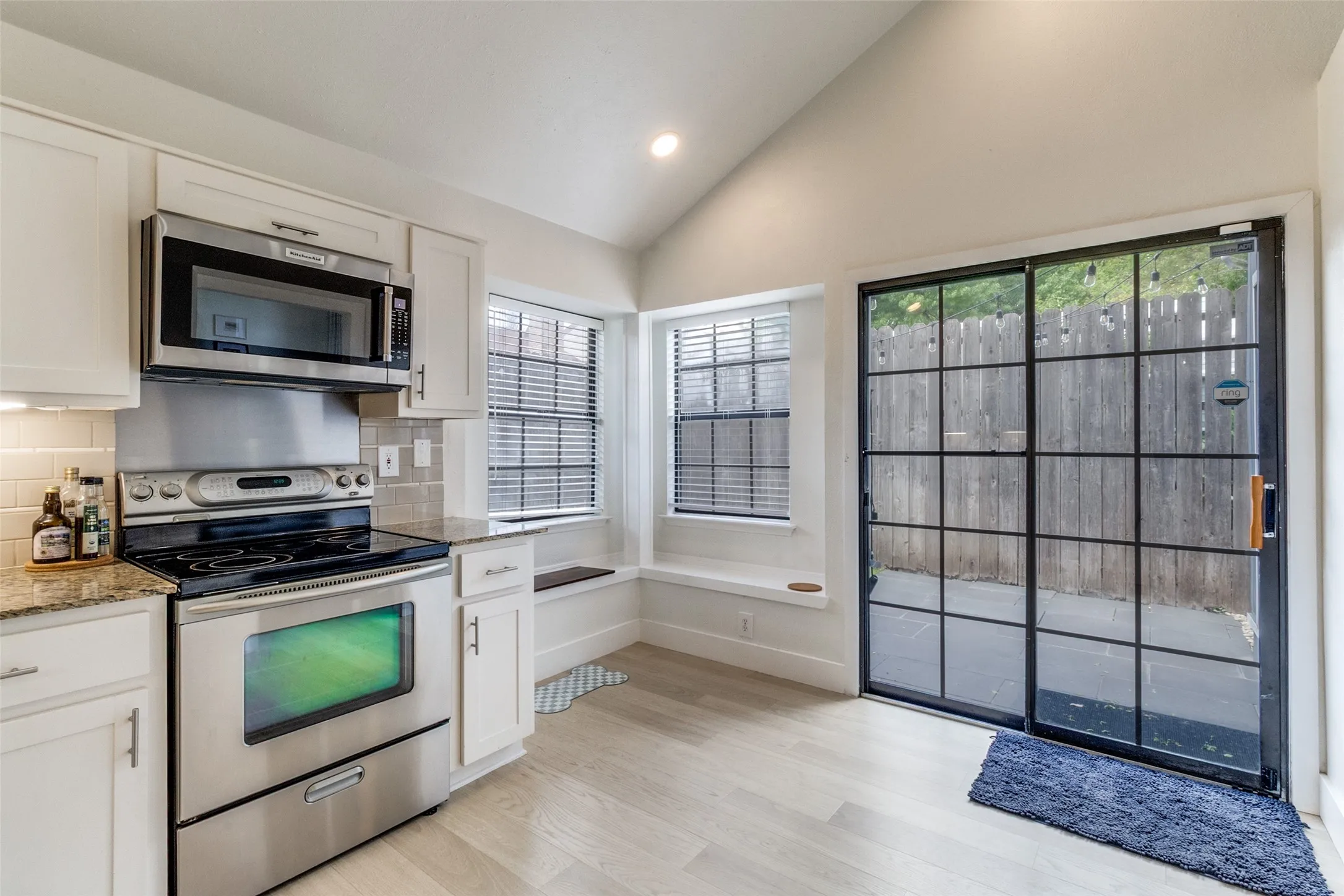 Single Family Residence For Sale in Dallas County , 1417 Mccoy Street, Dallas, Texas 75204, 2 Bedroom, 2 Bathroom, 2 Garage spaces, 1,309 Sqft, built in 1985, mls#21414778, Real Estate Agent in Dallas, Homes For Sale in Dallas county, Homes For Sale in Dallas, Realtor in Dallas Texas, Real Estate Brokerage Independent Realty Texas, Luminita Cordes Realtor