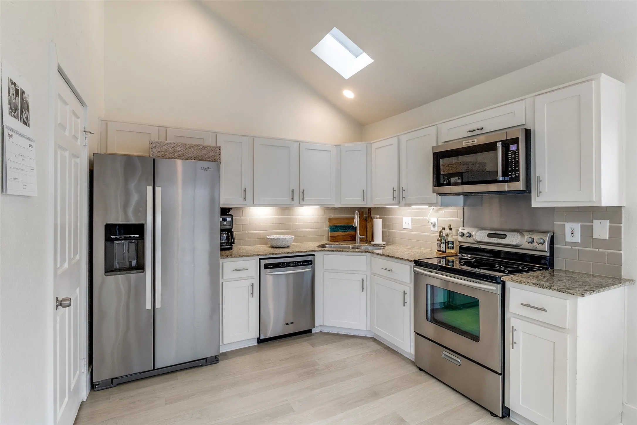 Single Family Residence For Sale in Dallas County , 1417 Mccoy Street, Dallas, Texas 75204, 2 Bedroom, 2 Bathroom, 2 Garage spaces, 1,309 Sqft, built in 1985, mls#21414778, Real Estate Agent in Dallas, Homes For Sale in Dallas county, Homes For Sale in Dallas, Realtor in Dallas Texas, Real Estate Brokerage Independent Realty Texas, Luminita Cordes Realtor