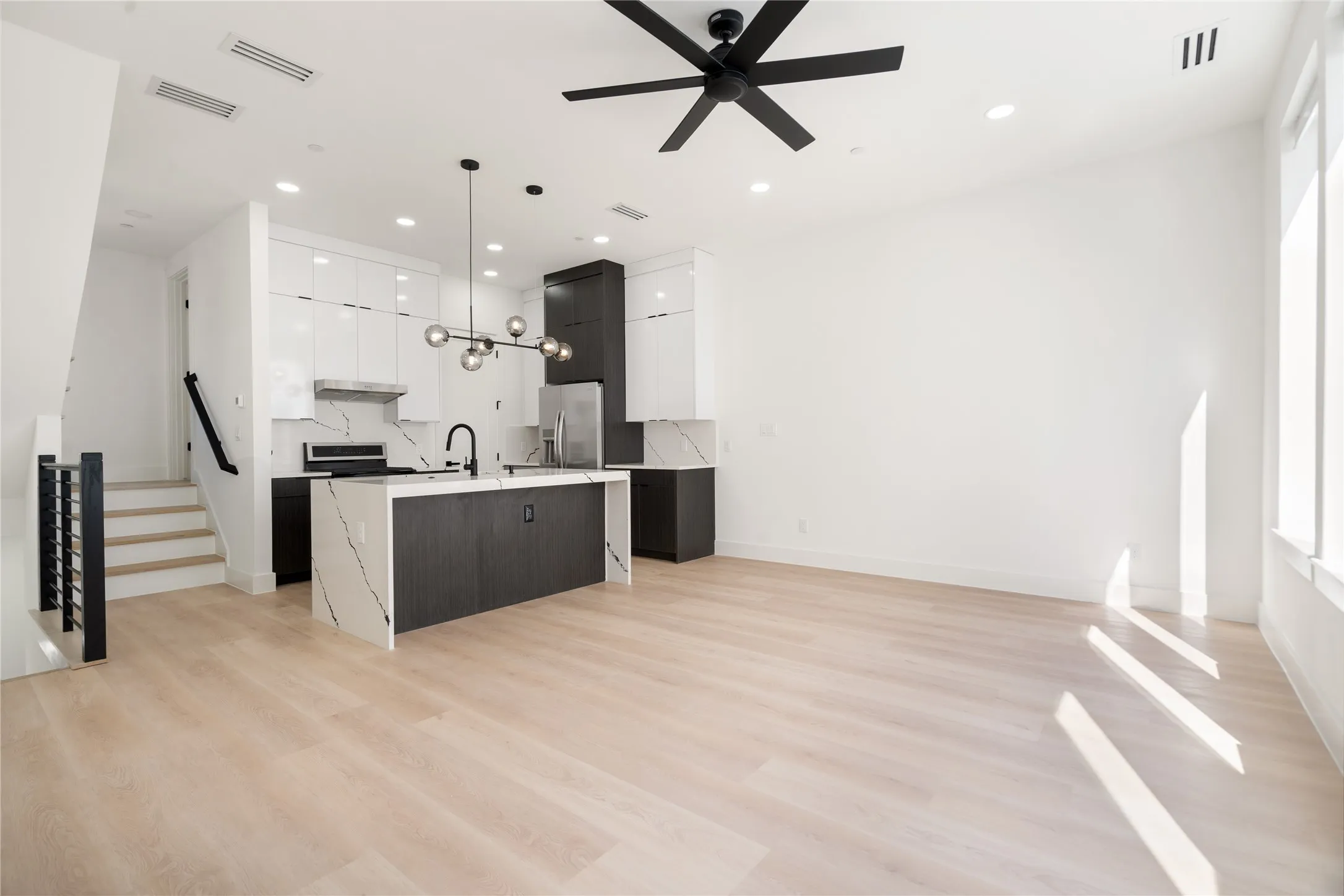 Townhouse For Rent in Dallas County , 2019 California Drive 204, Dallas, Texas 75204, 2 Bedroom, 3 Bathroom, 2 Garage spaces, 1,674 Sqft, built in 2024, mls#21414801, Real Estate Agent in Dallas, Homes For Rent in Dallas county, Homes For Rent in Dallas, Realtor in Dallas Texas, Real Estate Brokerage Independent Realty Texas, Luminita Cordes Realtor