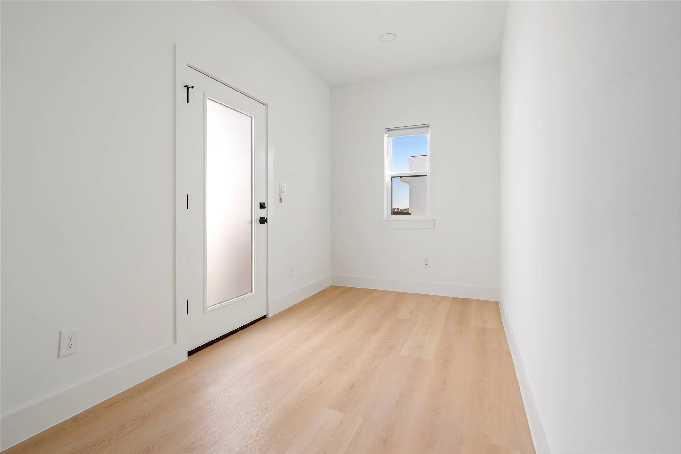 Townhouse For Rent in Dallas County , 2019 California Drive 204, Dallas, Texas 75204, 2 Bedroom, 3 Bathroom, 2 Garage spaces, 1,674 Sqft, built in 2024, mls#21414801, Real Estate Agent in Dallas, Homes For Rent in Dallas county, Homes For Rent in Dallas, Realtor in Dallas Texas, Real Estate Brokerage Independent Realty Texas, Luminita Cordes Realtor