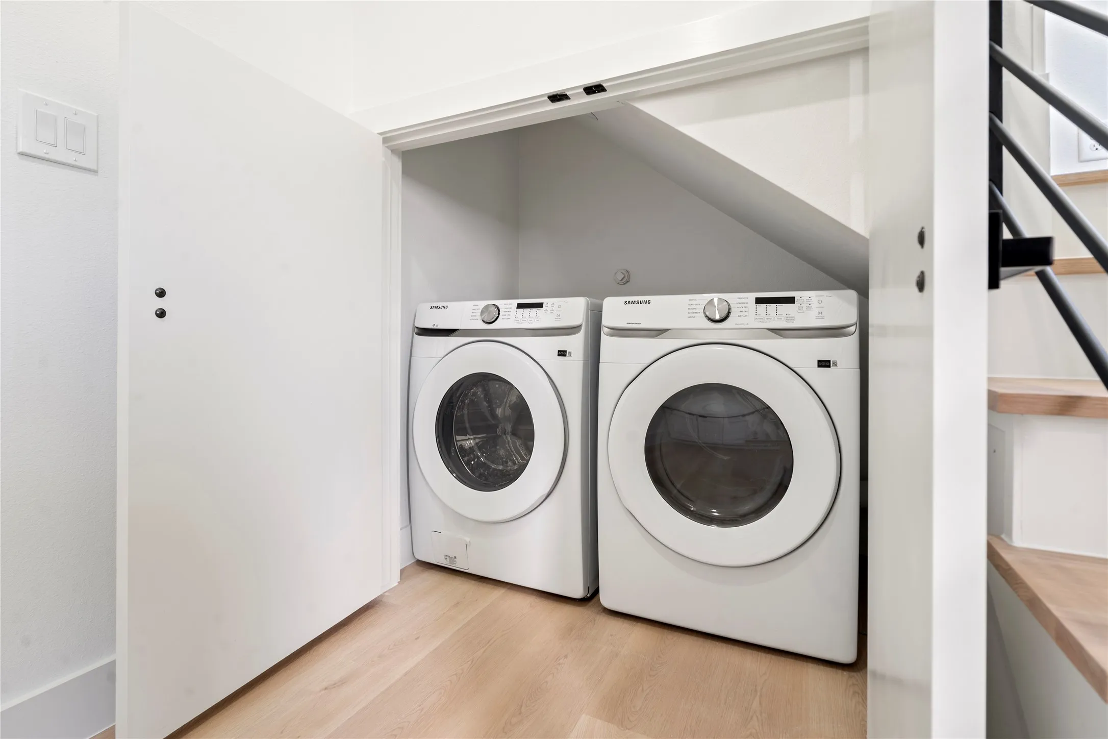 Townhouse For Rent in Dallas County , 2019 California Drive 204, Dallas, Texas 75204, 2 Bedroom, 3 Bathroom, 2 Garage spaces, 1,674 Sqft, built in 2024, mls#21414801, Real Estate Agent in Dallas, Homes For Rent in Dallas county, Homes For Rent in Dallas, Realtor in Dallas Texas, Real Estate Brokerage Independent Realty Texas, Luminita Cordes Realtor