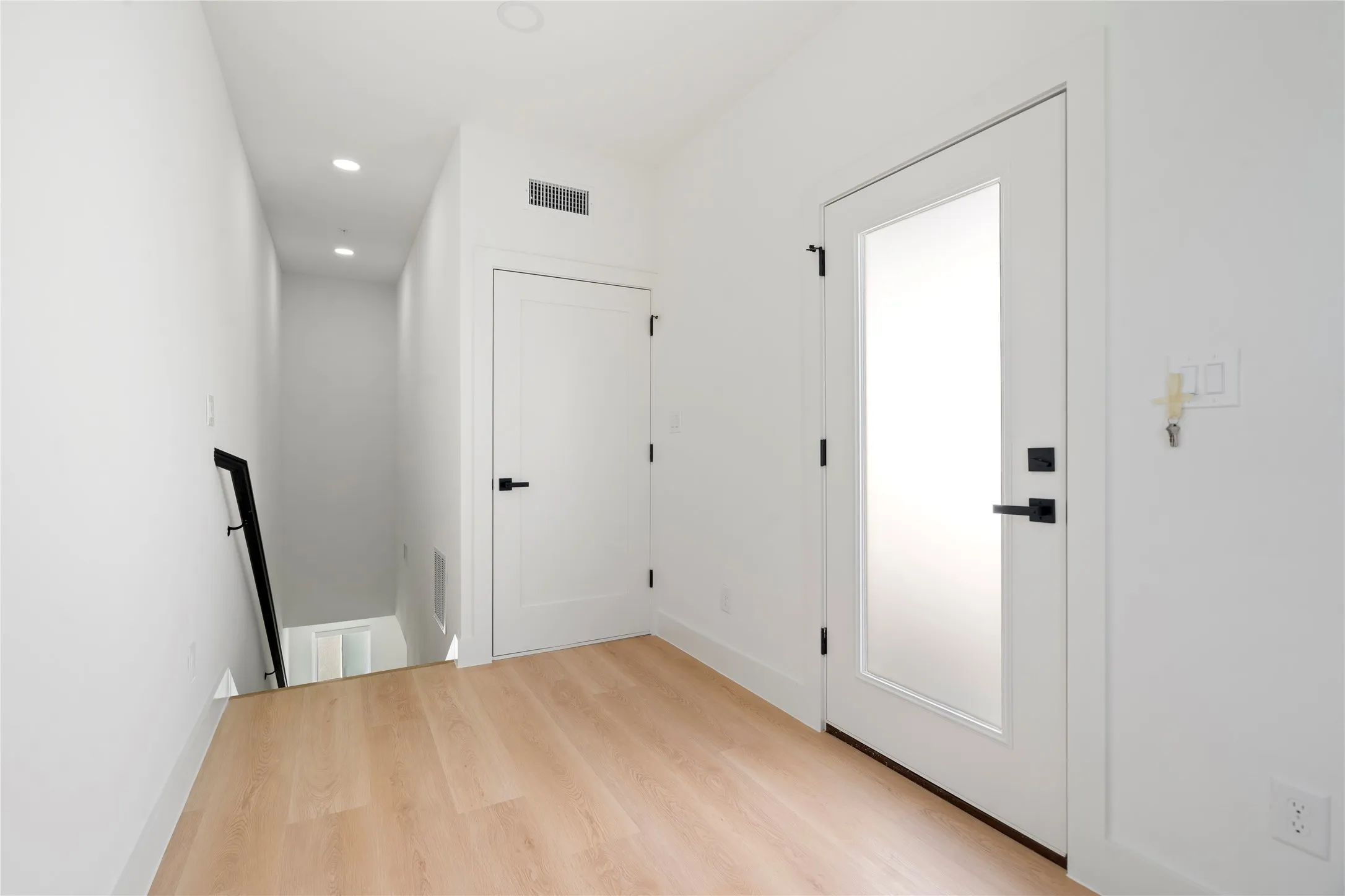 Townhouse For Rent in Dallas County , 2019 California Drive 204, Dallas, Texas 75204, 2 Bedroom, 3 Bathroom, 2 Garage spaces, 1,674 Sqft, built in 2024, mls#21414801, Real Estate Agent in Dallas, Homes For Rent in Dallas county, Homes For Rent in Dallas, Realtor in Dallas Texas, Real Estate Brokerage Independent Realty Texas, Luminita Cordes Realtor