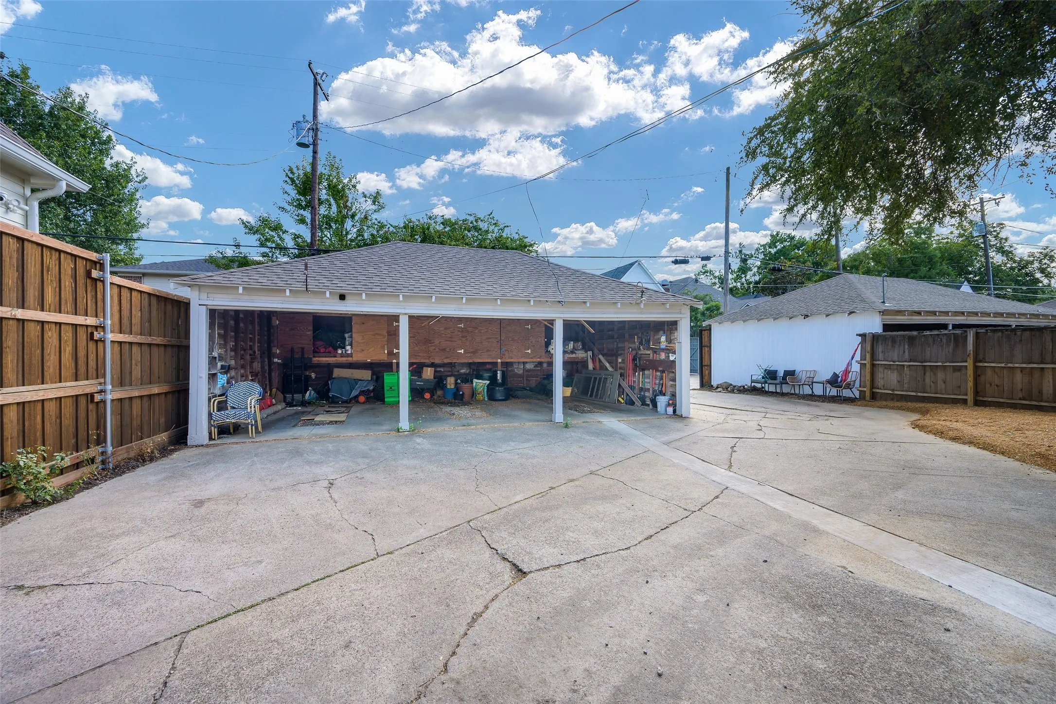 Duplex For Sale in Dallas County , 3117 Mockingbird Lane, Highland Park, Texas 75205, 4 Bedroom, 4 Bathroom, 3 Garage spaces, 0 Sqft, built in 1938, mls#21413989, Real Estate Agent in Highland Park, Homes For Sale in Dallas county, Homes For Sale in Highland Park, Realtor in Highland Park Texas, Real Estate Brokerage Independent Realty Texas, Luminita Cordes Realtor
