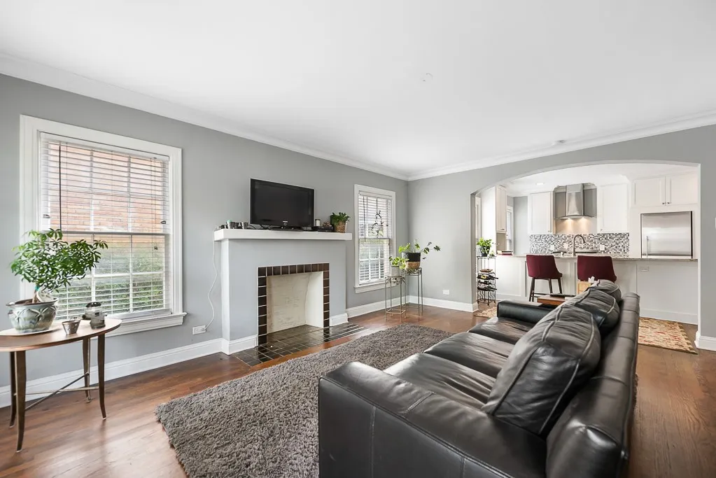 Single Family Residence For Sale in Dallas County , 3119 Mockingbird Lane, Highland Park, Texas 75205, 4 Bedroom, 4 Bathroom, 3 Garage spaces, 2,864 Sqft, built in 1938, mls#21345750, Real Estate Agent in Highland Park, Homes For Sale in Dallas county, Homes For Sale in Highland Park, Realtor in Highland Park Texas, Real Estate Brokerage Independent Realty Texas, Luminita Cordes Realtor