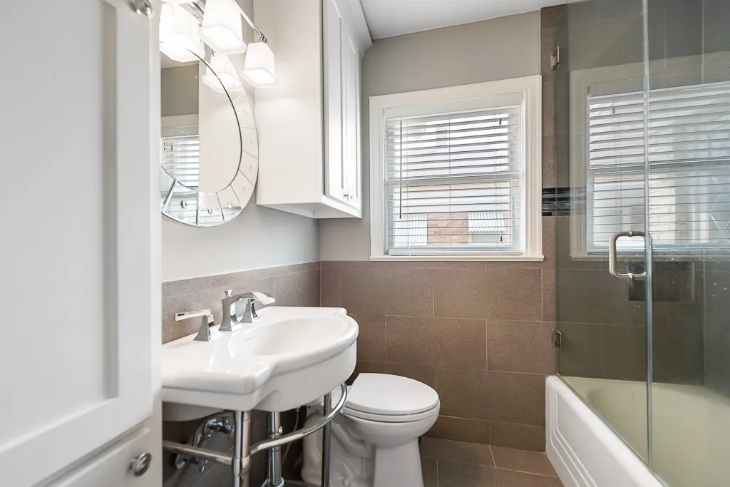 Single Family Residence For Sale in Dallas County , 3119 Mockingbird Lane, Highland Park, Texas 75205, 4 Bedroom, 4 Bathroom, 3 Garage spaces, 2,864 Sqft, built in 1938, mls#21345750, Real Estate Agent in Highland Park, Homes For Sale in Dallas county, Homes For Sale in Highland Park, Realtor in Highland Park Texas, Real Estate Brokerage Independent Realty Texas, Luminita Cordes Realtor