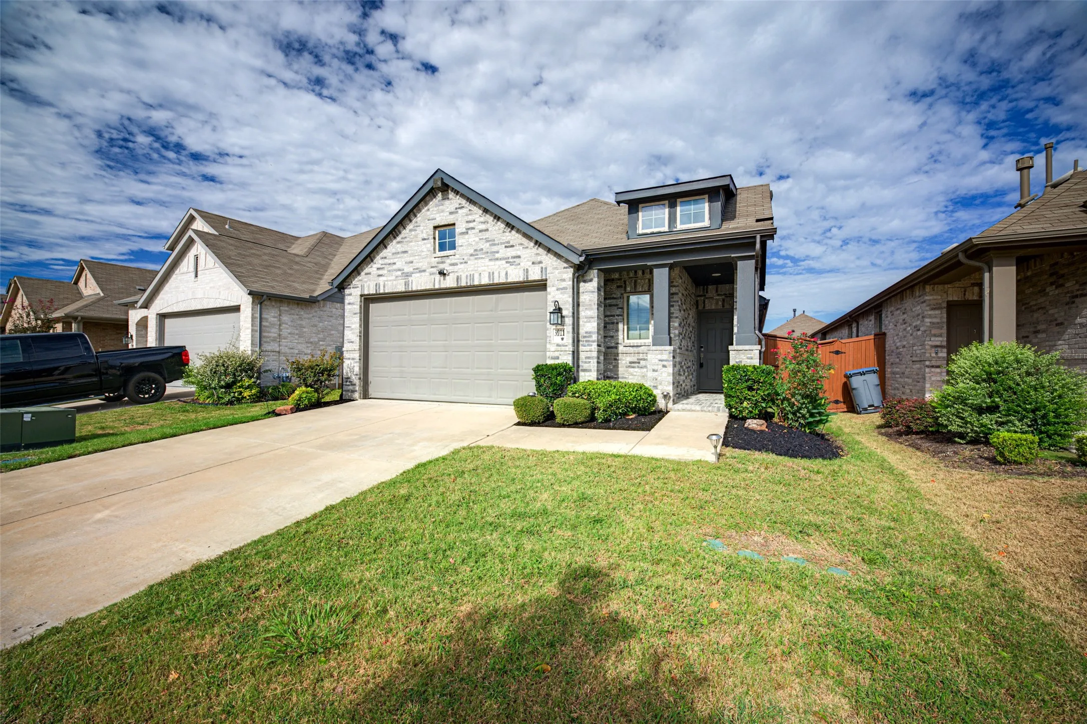 Single Family Residence For Sale in Kaufman County , 3911 Spencer Lane, Heartland, Texas 75126, 3 Bedroom, 2 Bathroom, 2 Garage spaces, 1,576 Sqft, built in 2020, mls#21408729, Real Estate Agent in Heartland, Homes For Sale in Kaufman county, Homes For Sale in Heartland, Realtor in Heartland Texas, Real Estate Brokerage Independent Realty Texas, Luminita Cordes Realtor