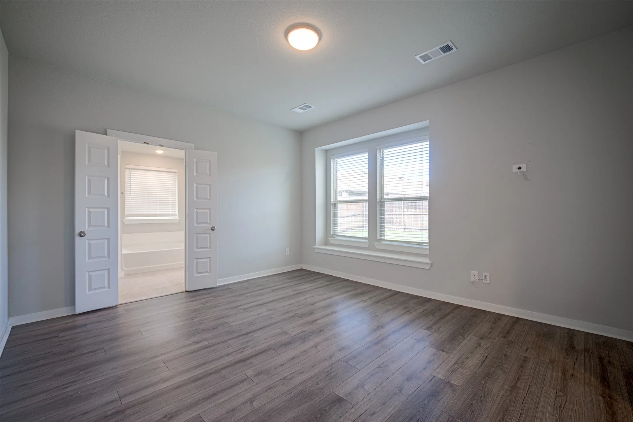 Single Family Residence For Sale in Kaufman County , 3911 Spencer Lane, Heartland, Texas 75126, 3 Bedroom, 2 Bathroom, 2 Garage spaces, 1,576 Sqft, built in 2020, mls#21408729, Real Estate Agent in Heartland, Homes For Sale in Kaufman county, Homes For Sale in Heartland, Realtor in Heartland Texas, Real Estate Brokerage Independent Realty Texas, Luminita Cordes Realtor