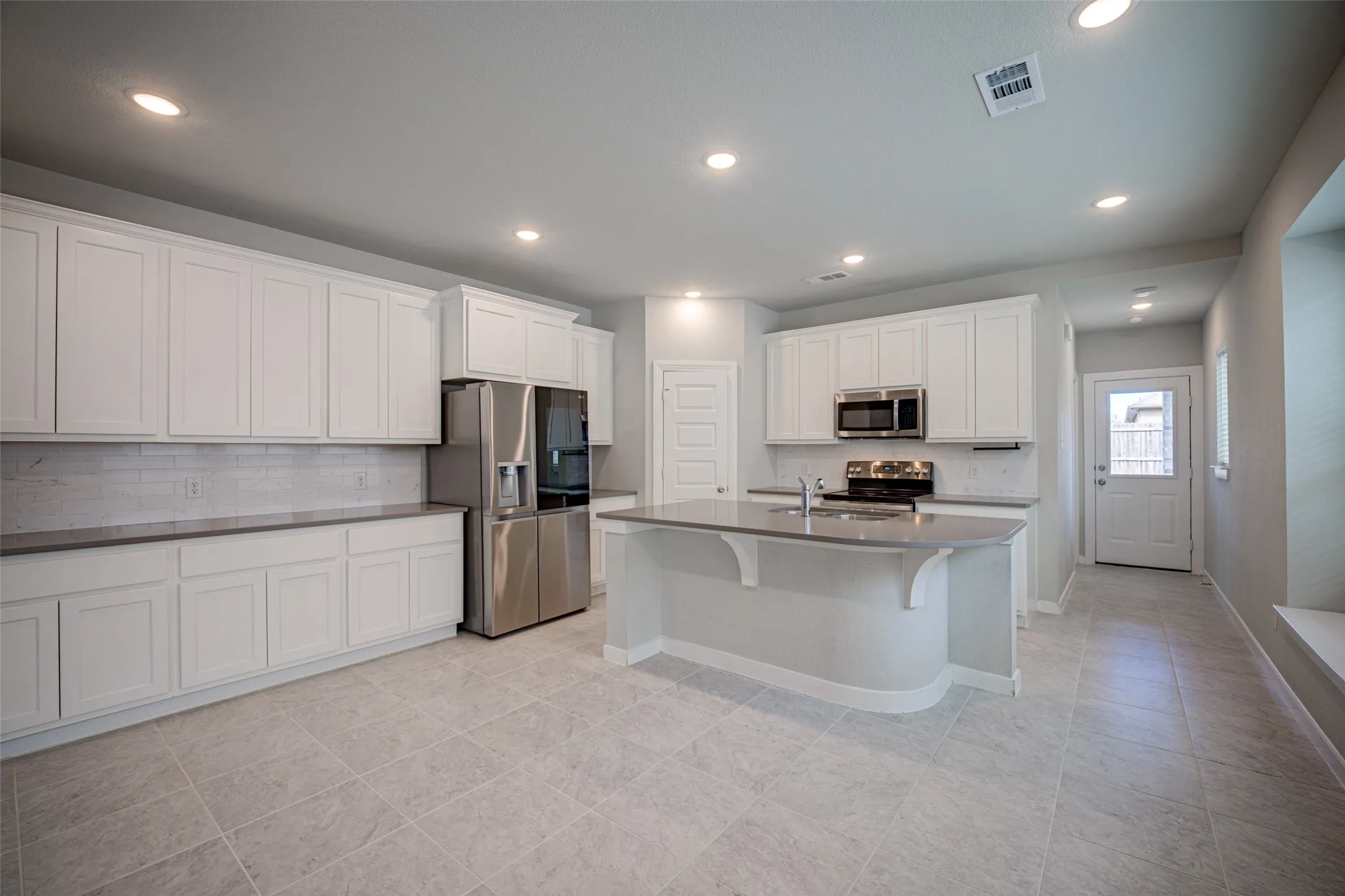 Single Family Residence For Sale in Kaufman County , 3911 Spencer Lane, Heartland, Texas 75126, 3 Bedroom, 2 Bathroom, 2 Garage spaces, 1,576 Sqft, built in 2020, mls#21408729, Real Estate Agent in Heartland, Homes For Sale in Kaufman county, Homes For Sale in Heartland, Realtor in Heartland Texas, Real Estate Brokerage Independent Realty Texas, Luminita Cordes Realtor
